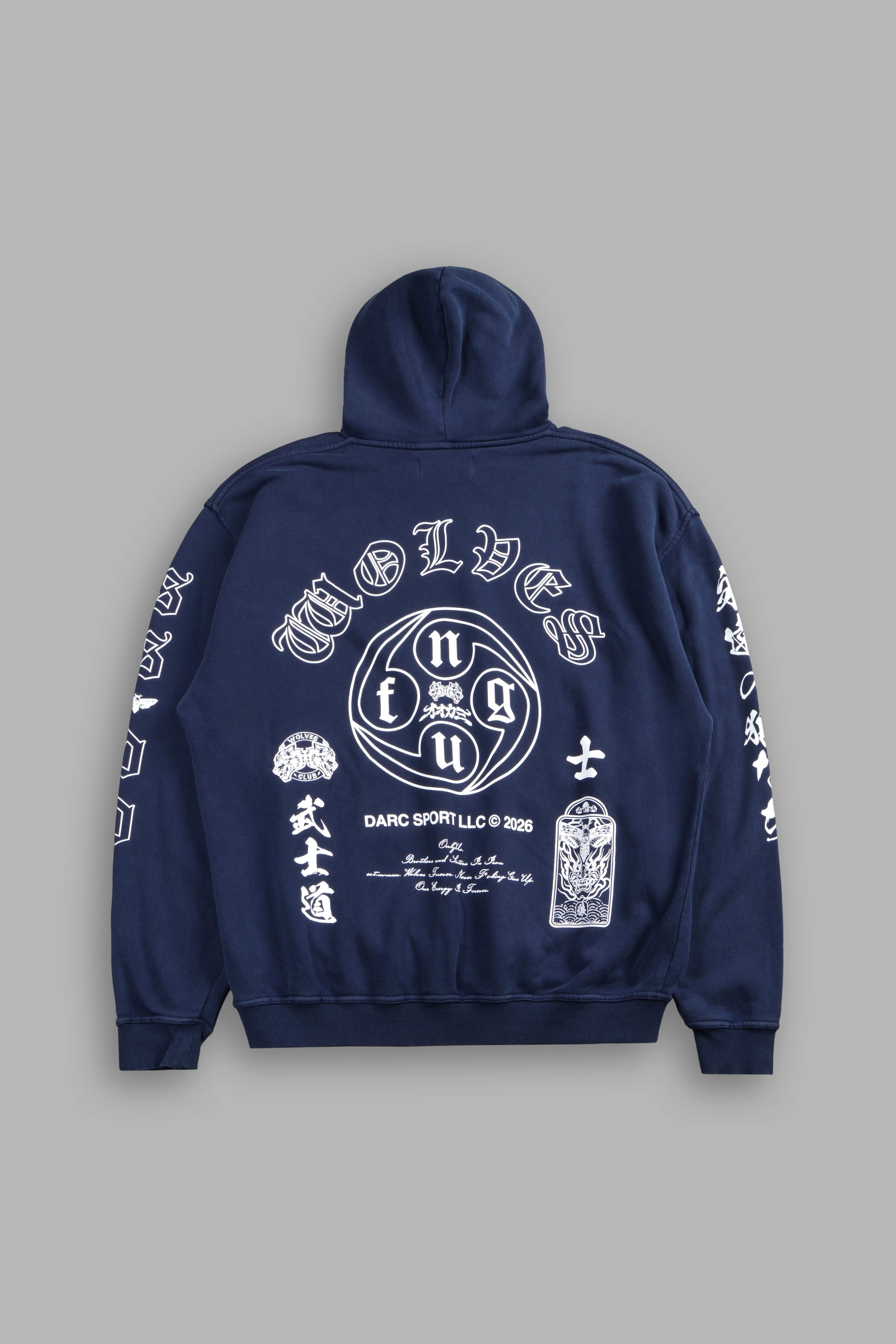 Kazoku Okami Bishop Hoodie in Navy — imagem 1