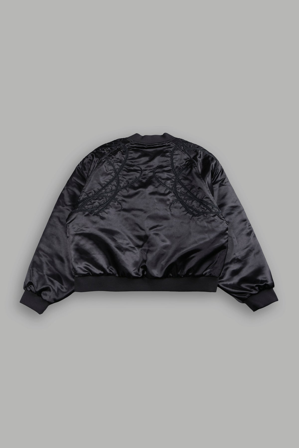 Thorns Frvr Cropped Satin Bomber Jacket In Black - imagem 2