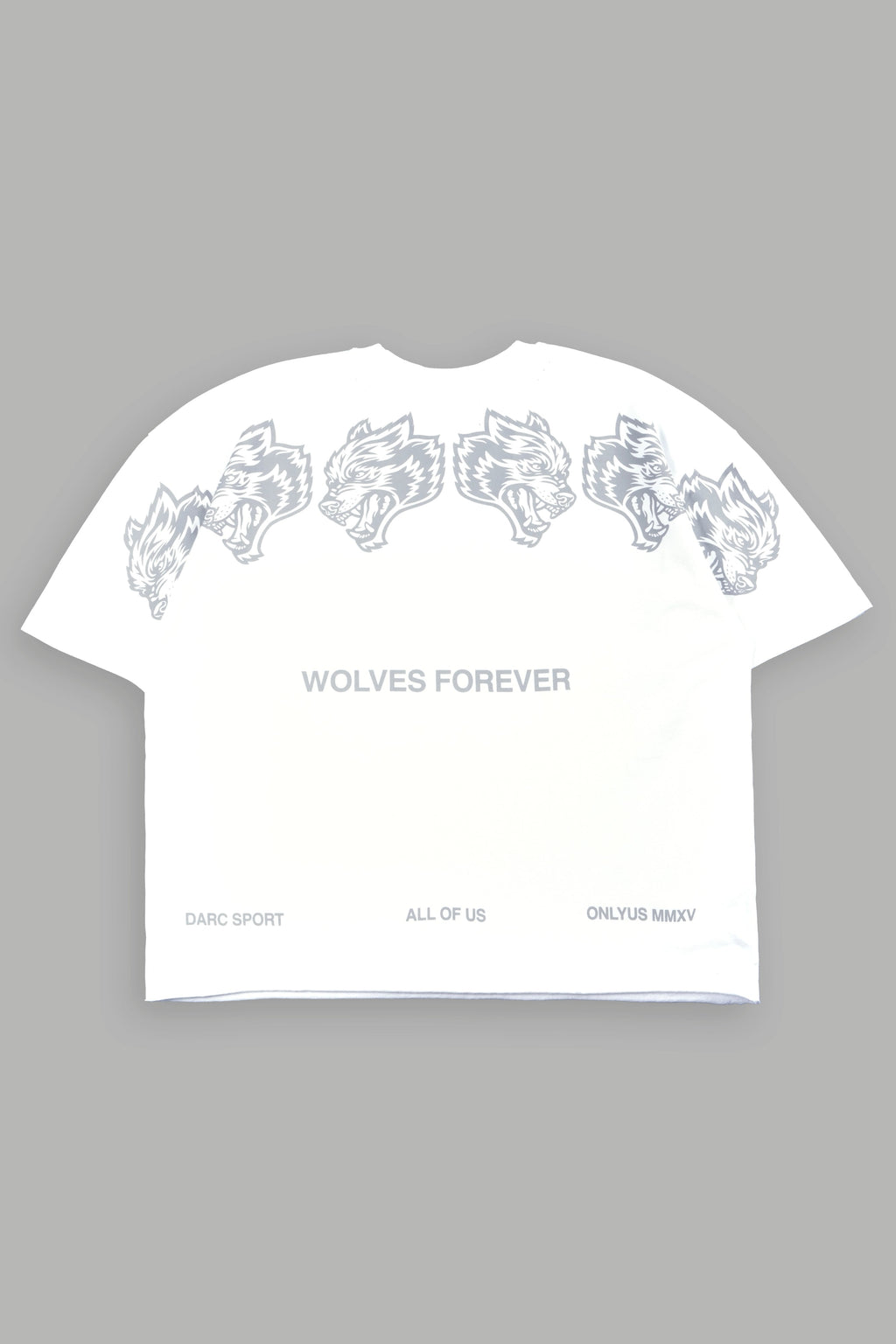 Wolves Have Your Back Distressed Grunge Mid Length Raw Hem Tee In White - imagem 1