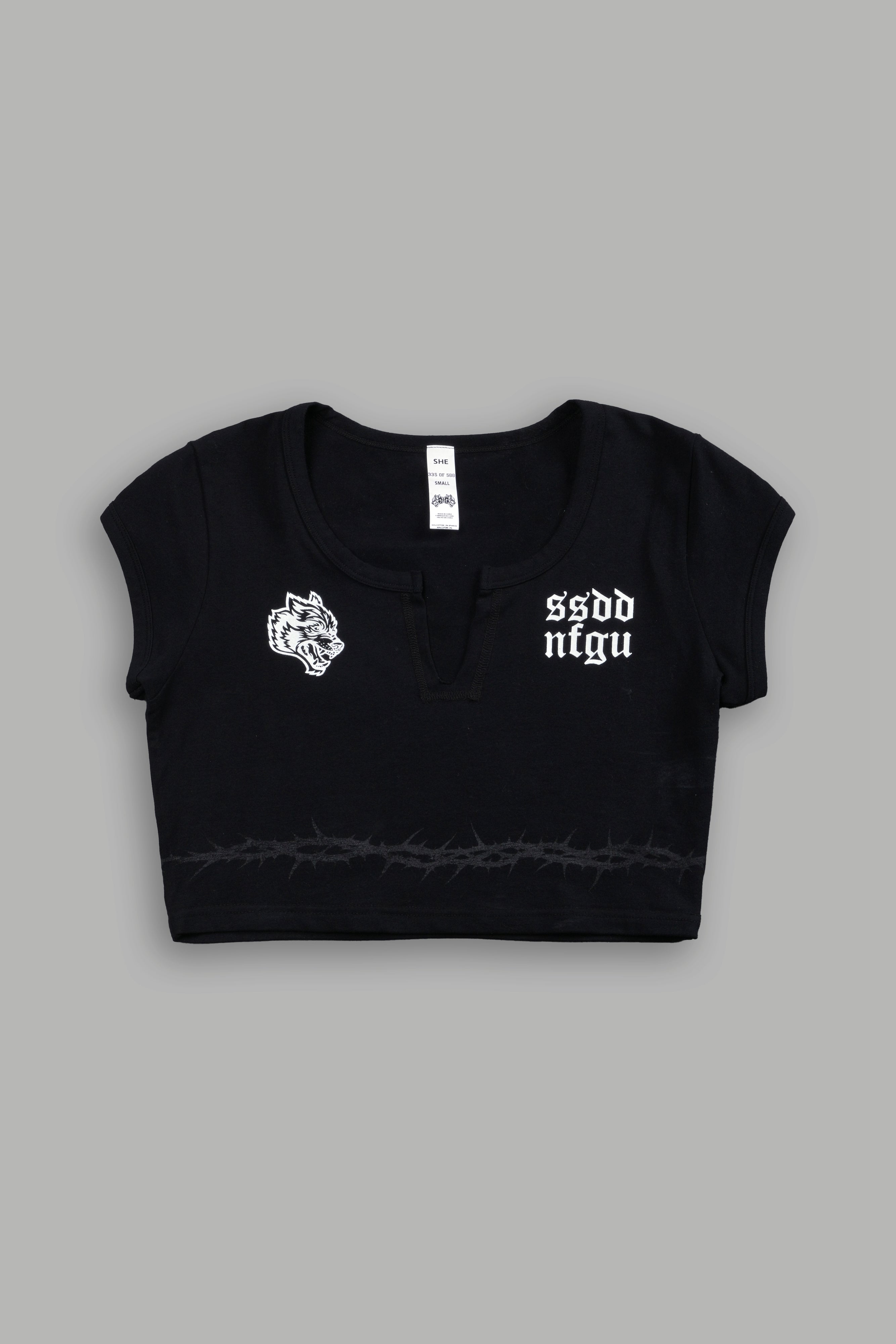 SSDDNFGU Thorns "Josie" Crop Baby Tee in Black — imagem 6
