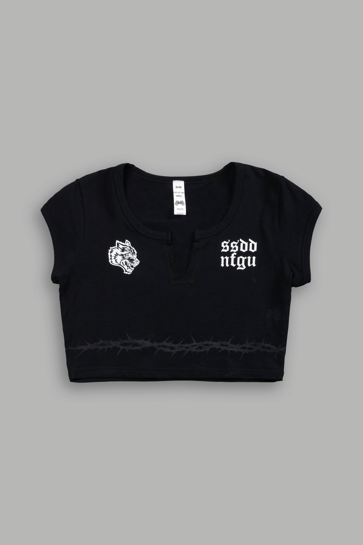 SSDDNFGU Thorns "Josie" Crop Baby Tee in Black - imagem 6