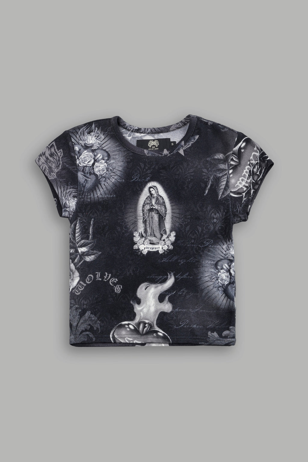 Sacred Path "Baby" Tee in Corazon de Oscuridad Tonal — imagem 7