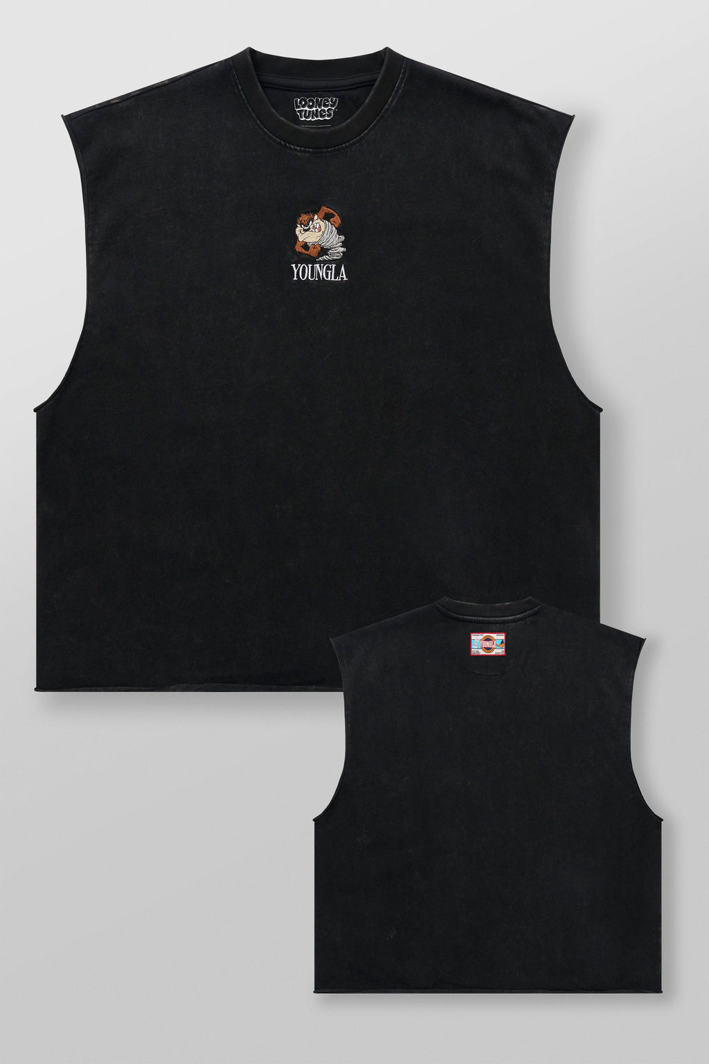 3107 - Looney Tunes Embroidered Cut-offs — imagem 9