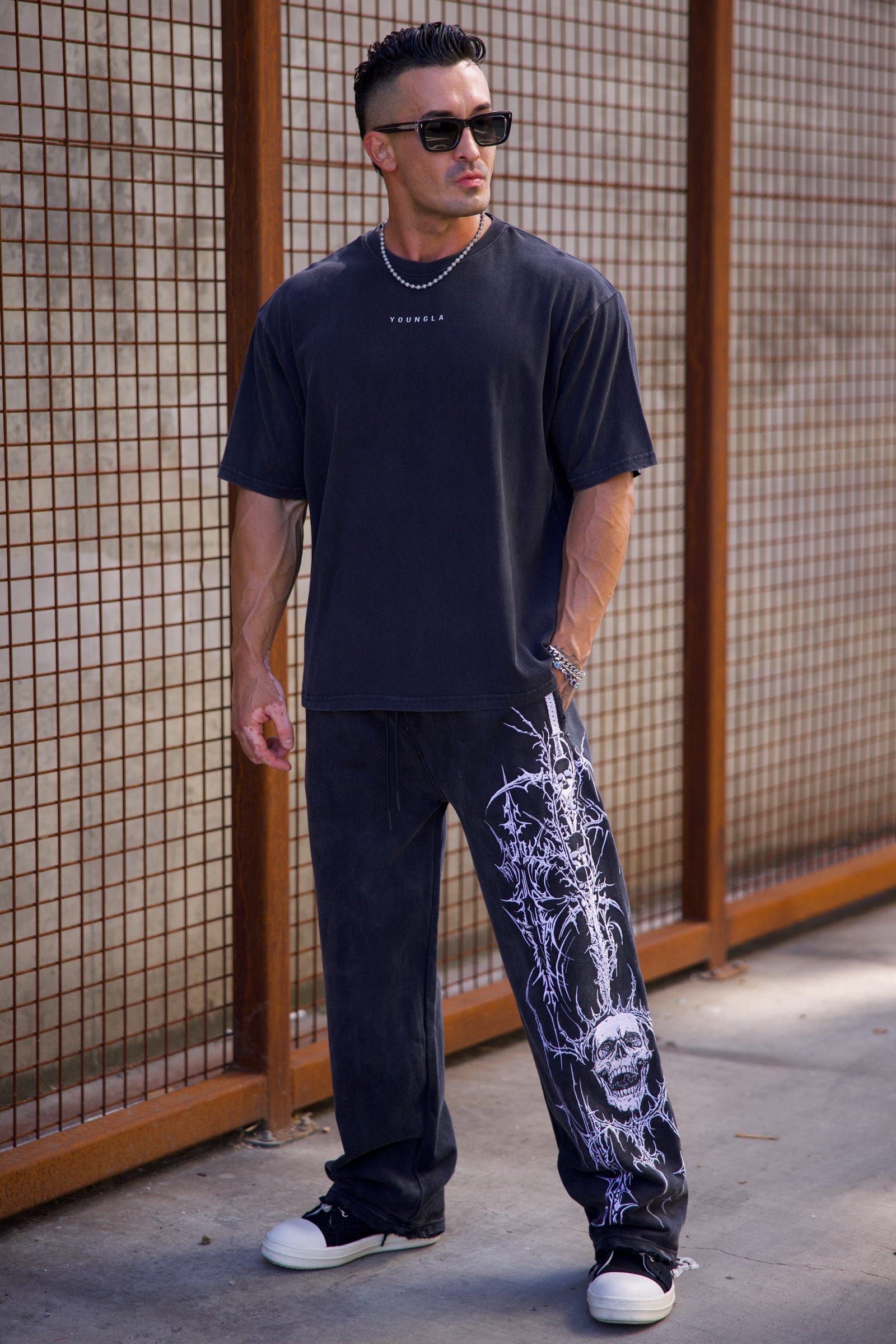 2122 - Eternal Embroidered Sweats — imagem 1