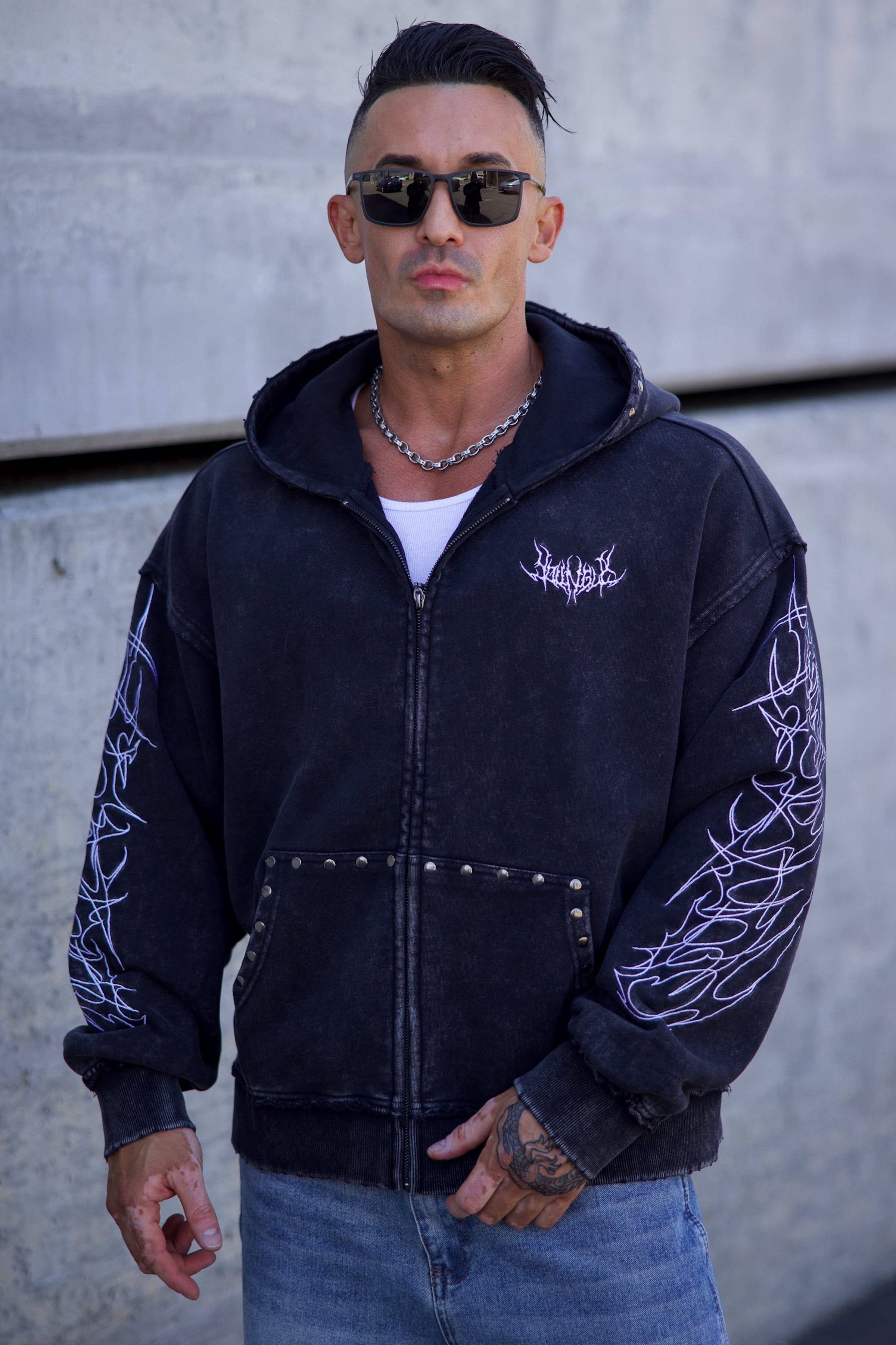 5232 - Tribal Stud Zip-Ups — imagem 3