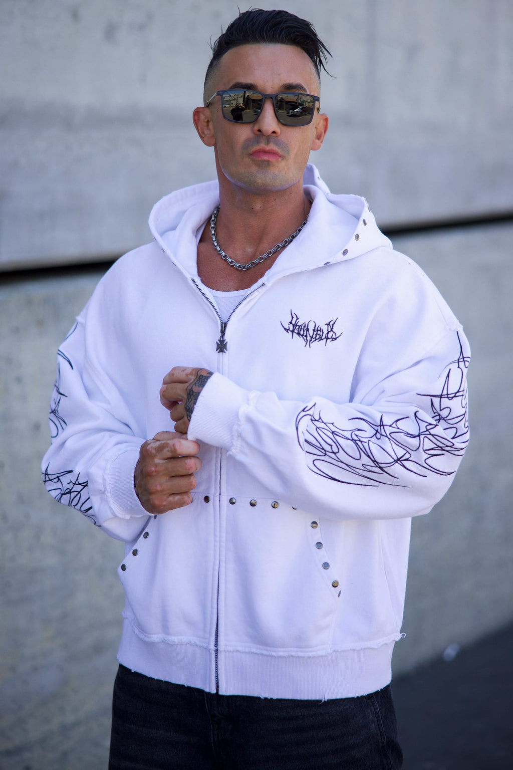 5232 - Tribal Stud Zip-Ups — imagem 4