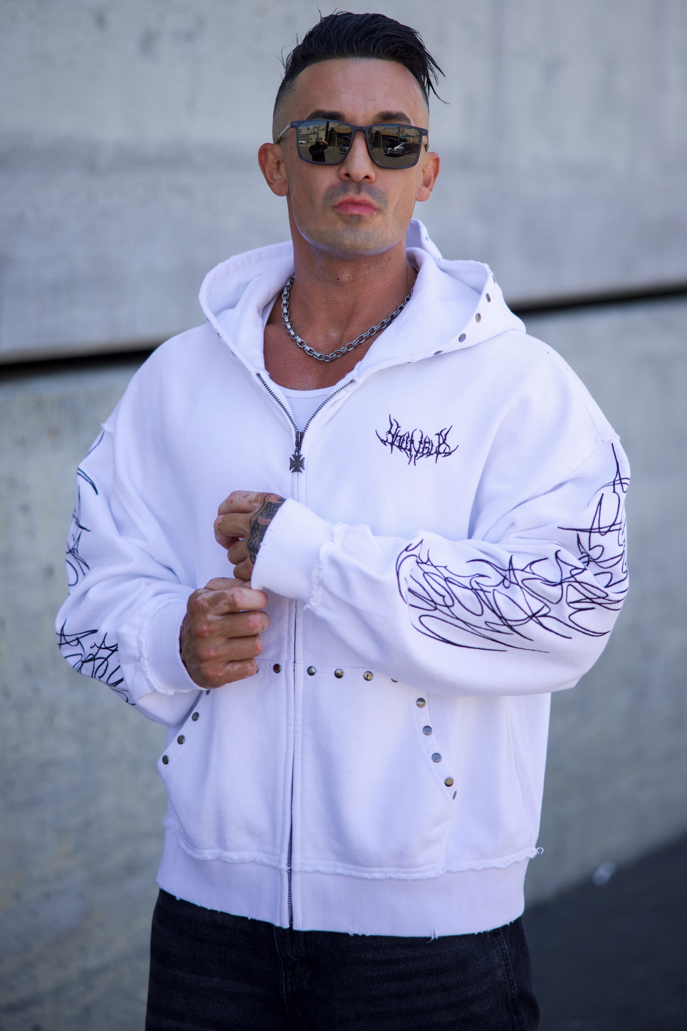5232 - Tribal Stud Zip-Ups — imagem 4