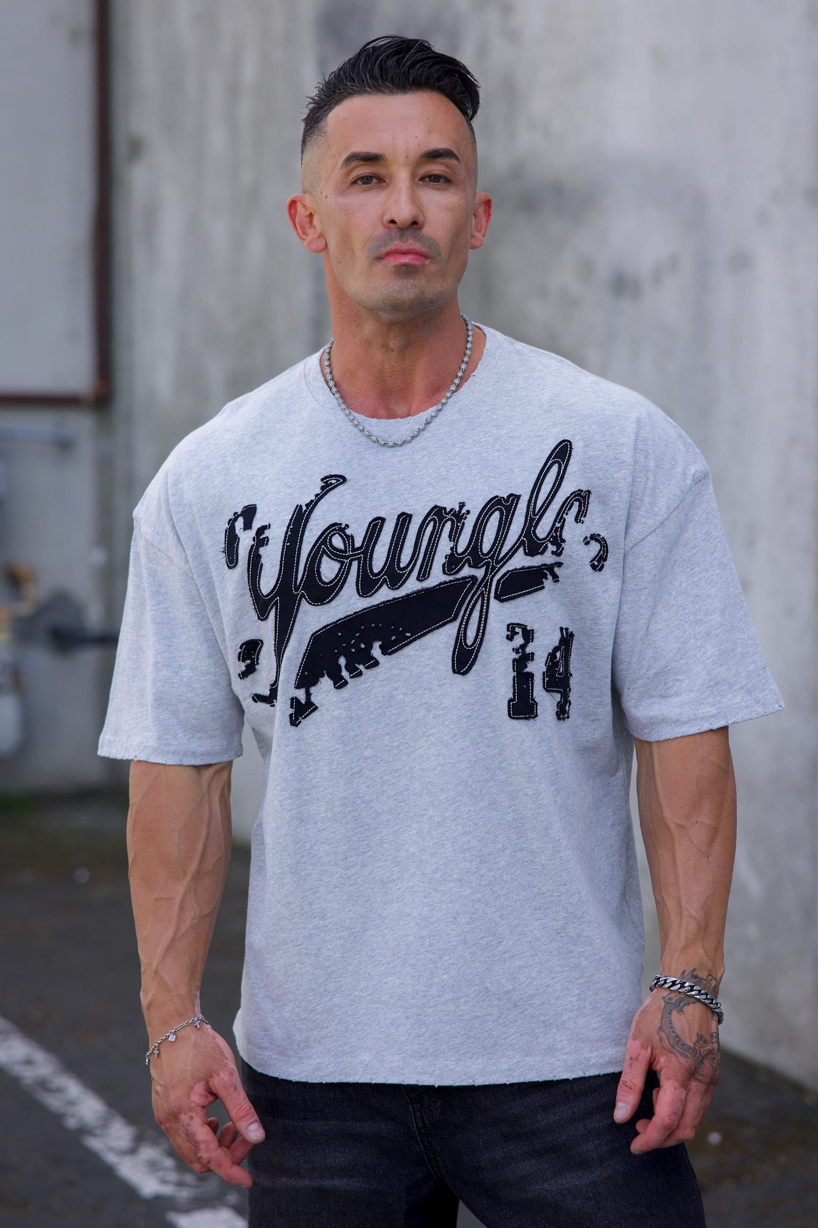 4182 - Distressed Script Tees — imagem 5