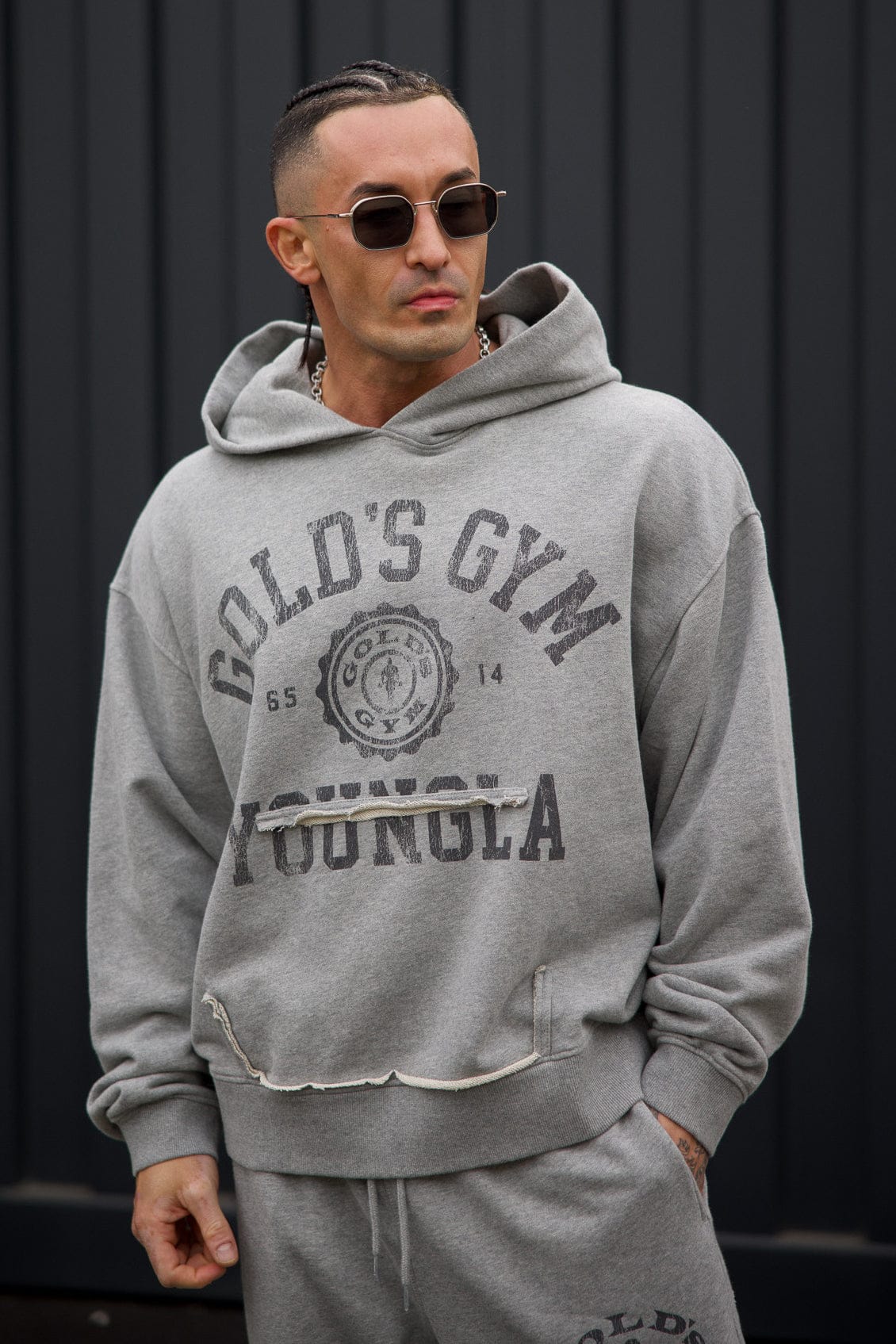 5167 - Gold's Iron Legacy Crest Hoodies — imagem 4