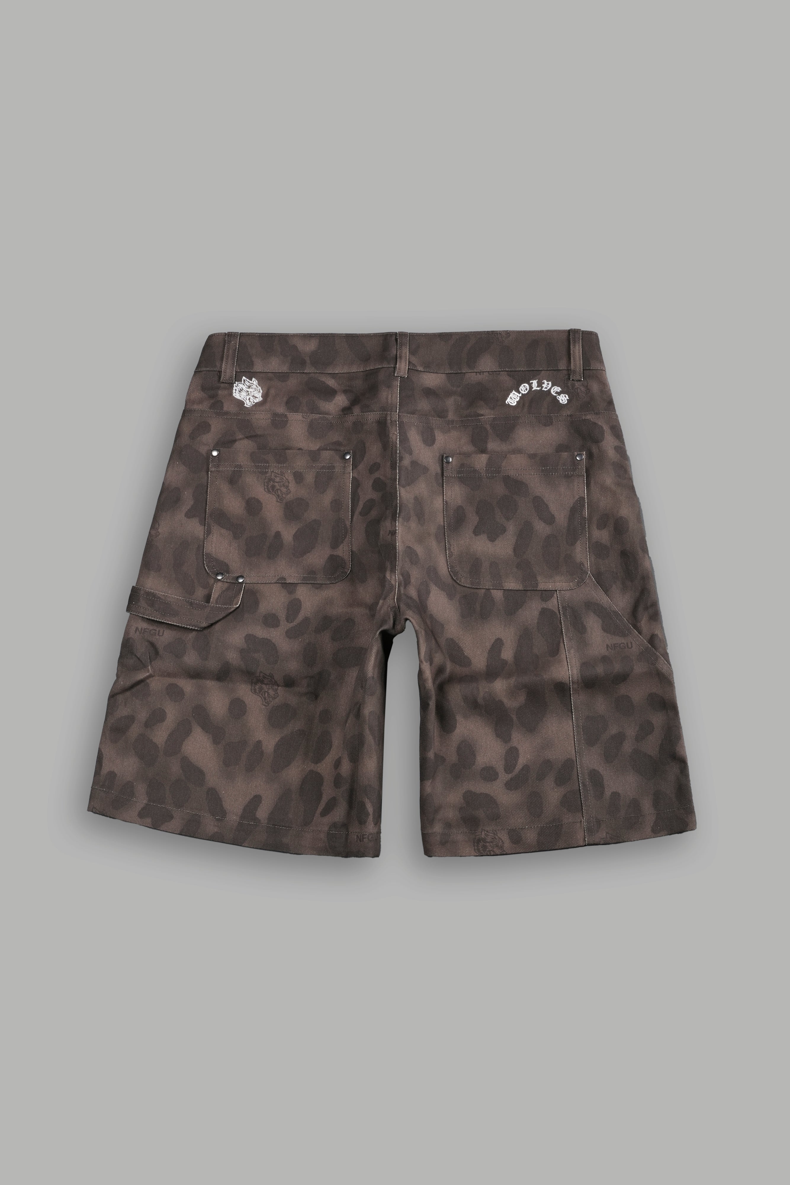 Wolf Chopper Oversized Clark Utility Shorts in Celeritas Morte — imagem 2