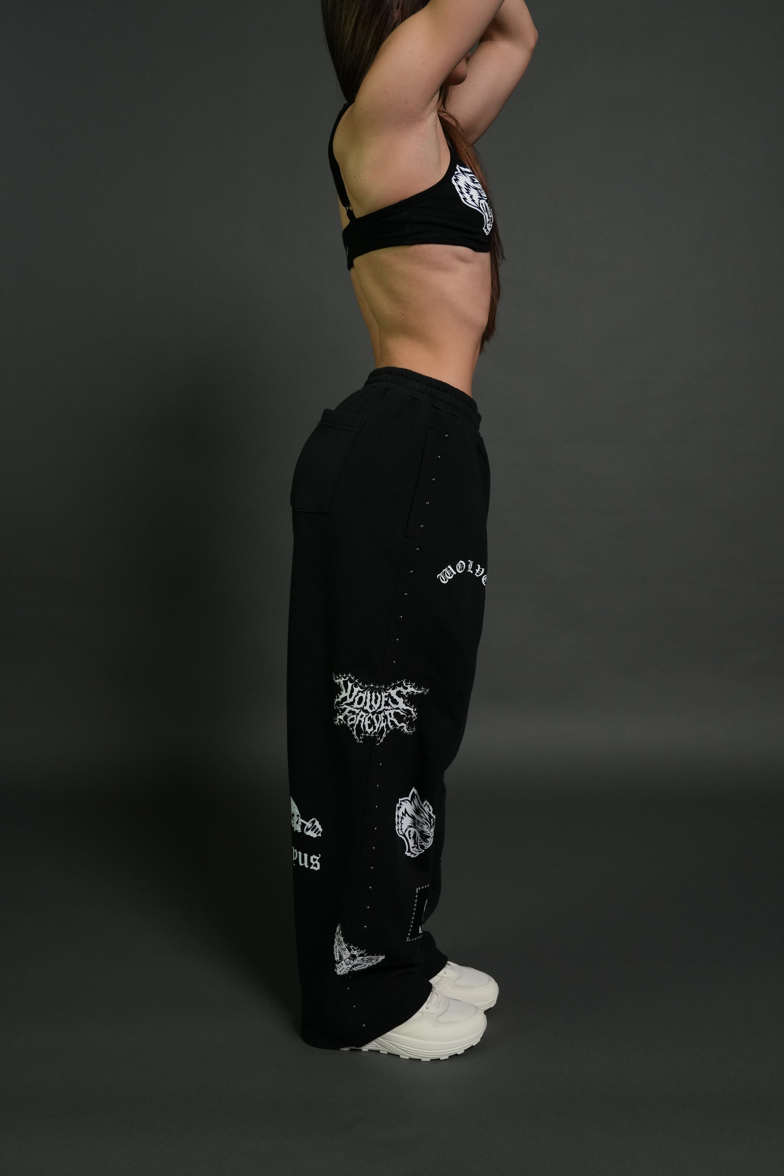 Give it Your All "Yara" Pleated Sweat Pants in Black — imagem 4