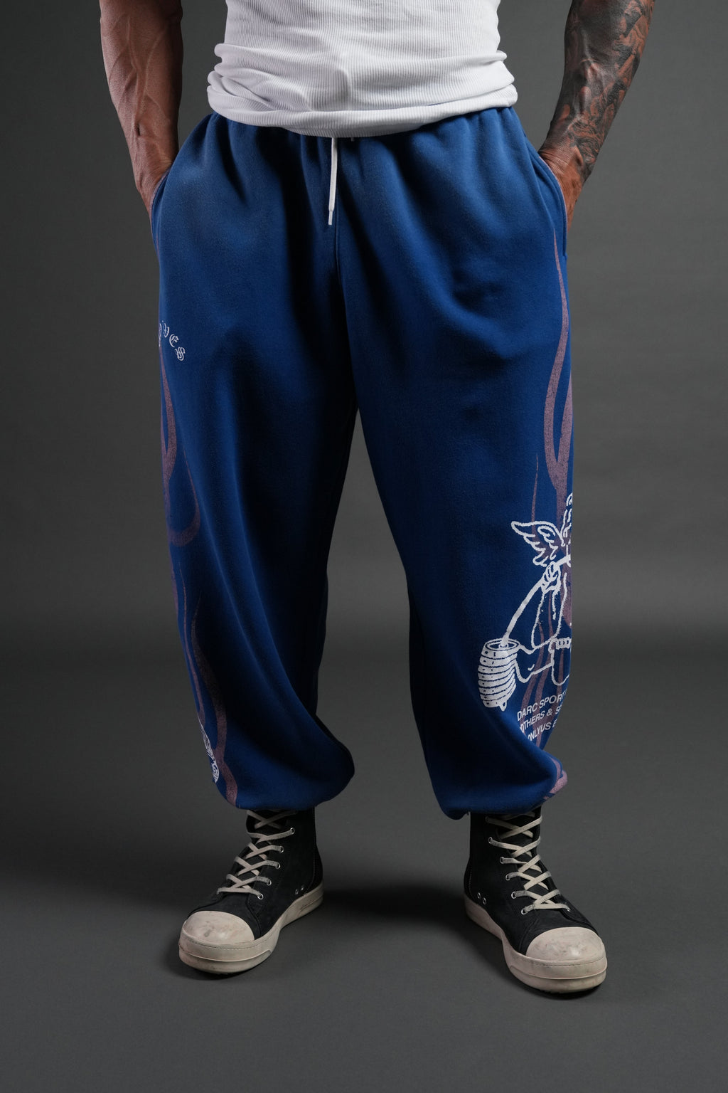 Powerhouse of the Cherub Unisex Lightweight Lounger Sweat Pants in Darc Cobalt Drift Wash — imagem 2