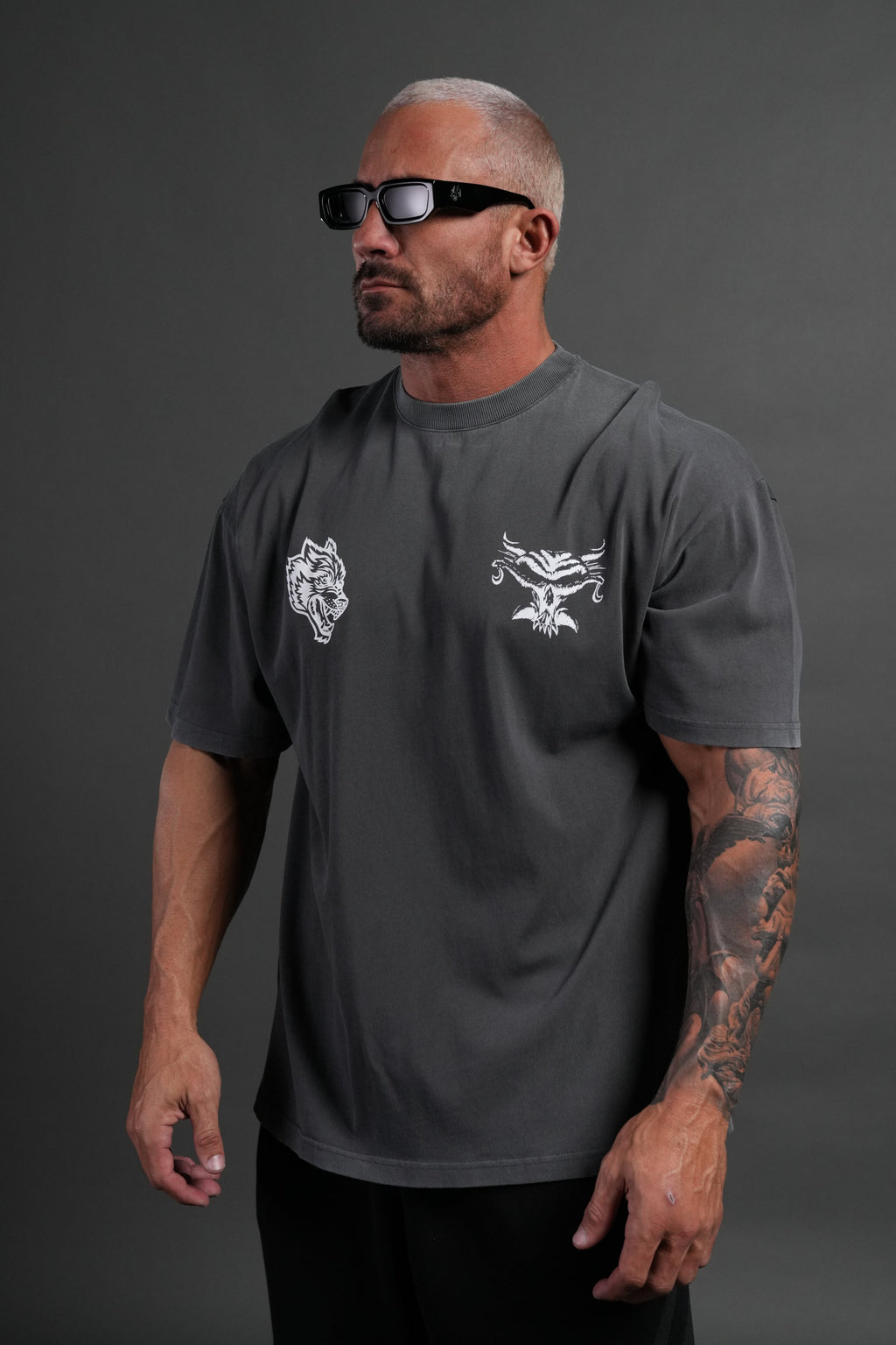 Feed the Beast Premium Oversized Tee in Wolf Gray — imagem 2