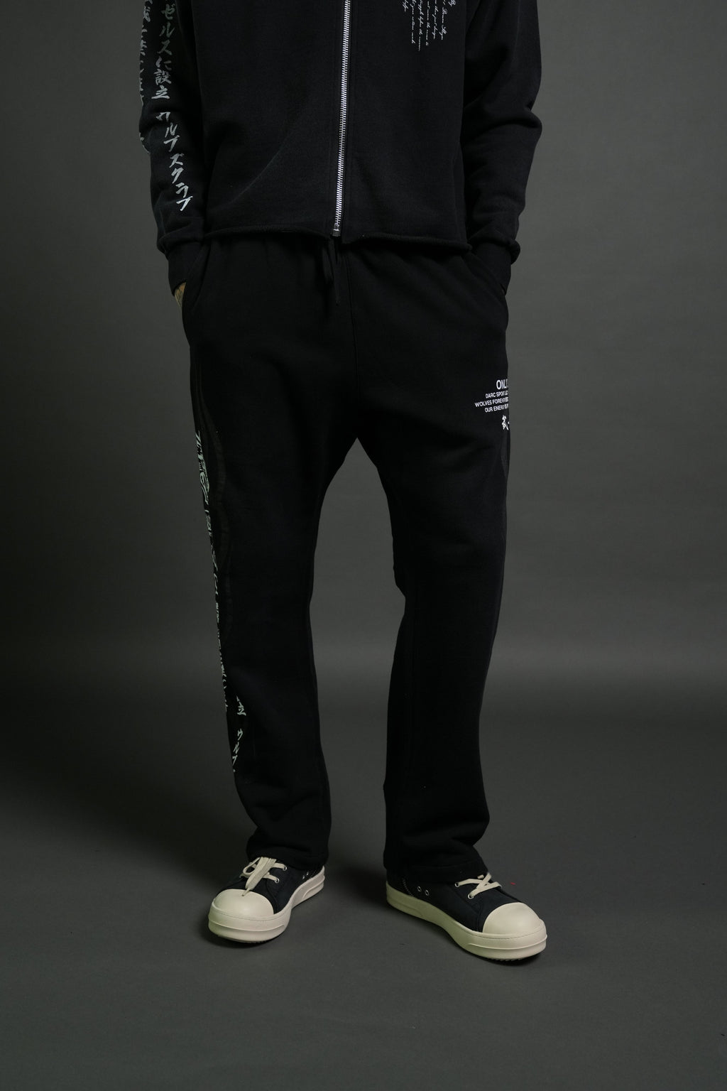 Warrior's Inferno Bigelow Sweat Pants in Black Sun Fade - imagem 2