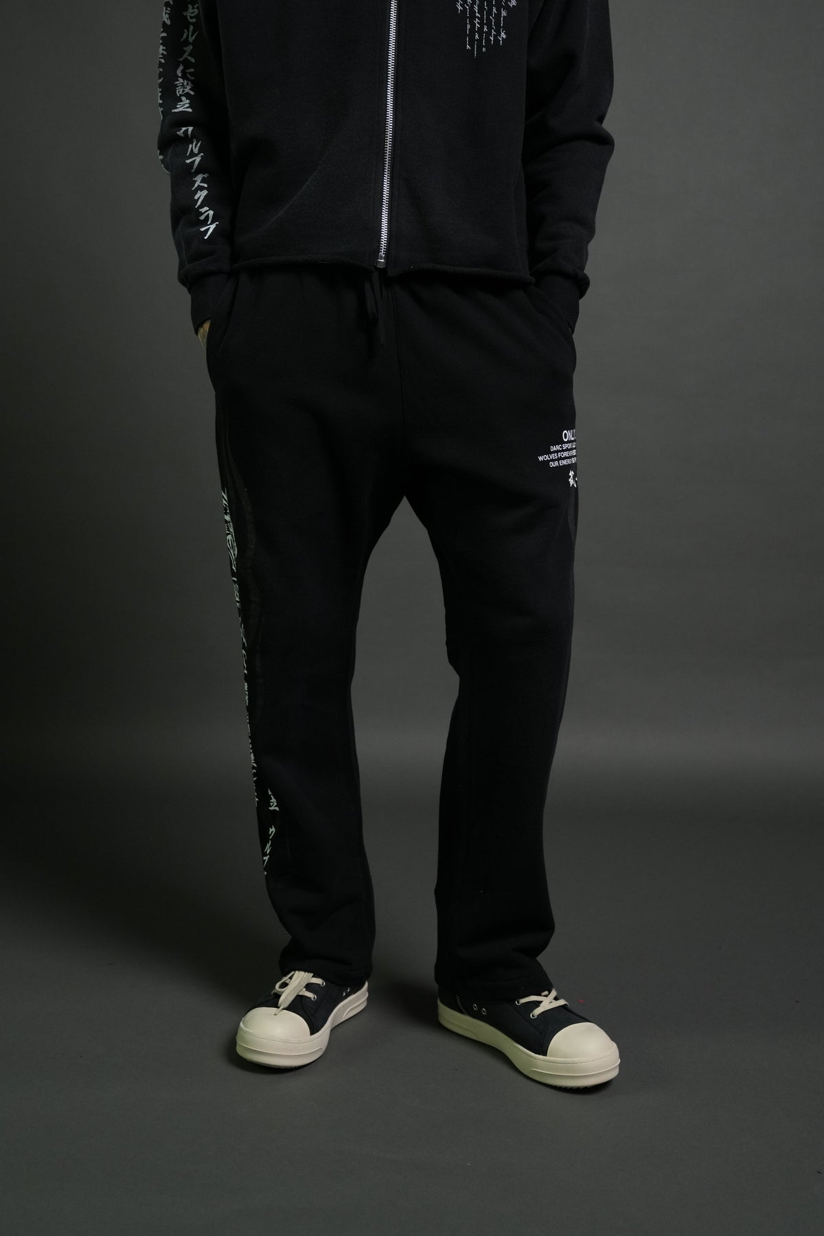 Warrior's Inferno Bigelow Sweat Pants in Black Sun Fade - imagem 2
