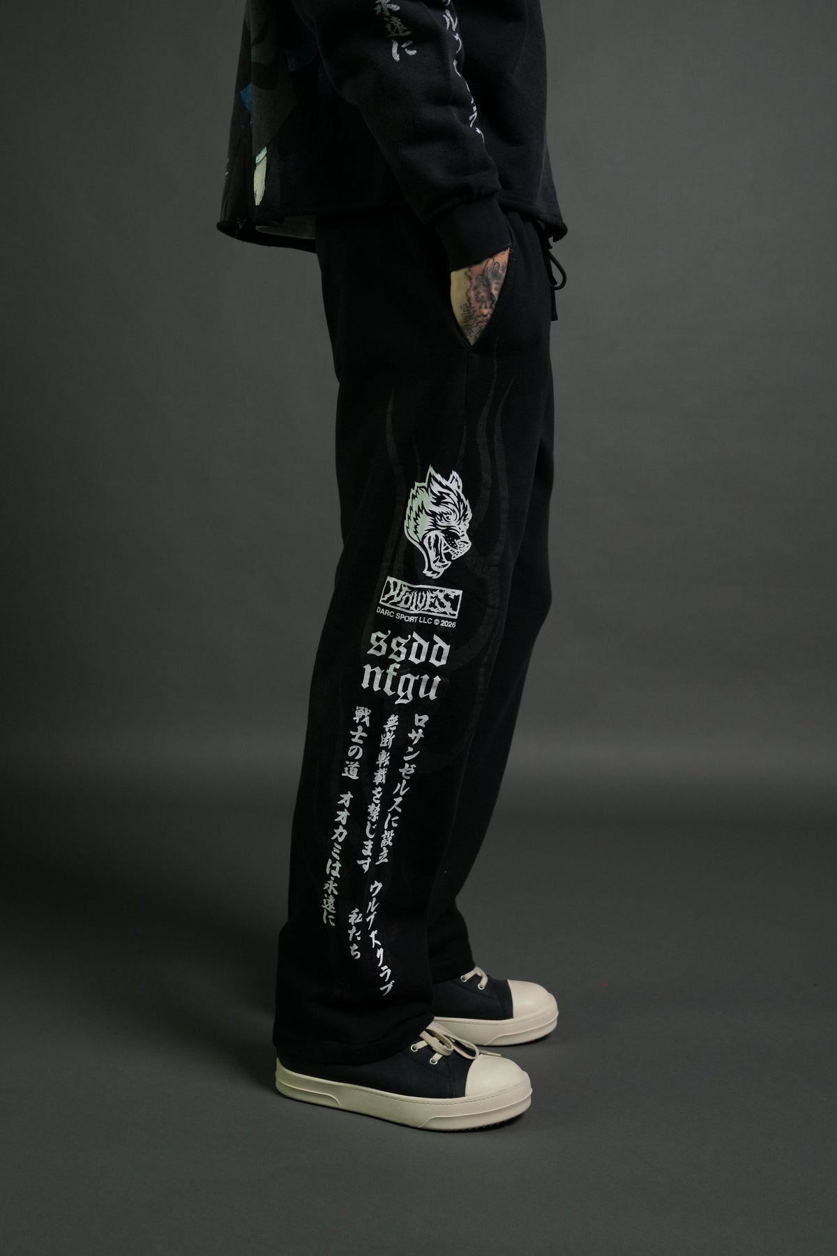 Warrior's Inferno Bigelow Sweat Pants in Black Sun Fade - imagem 5