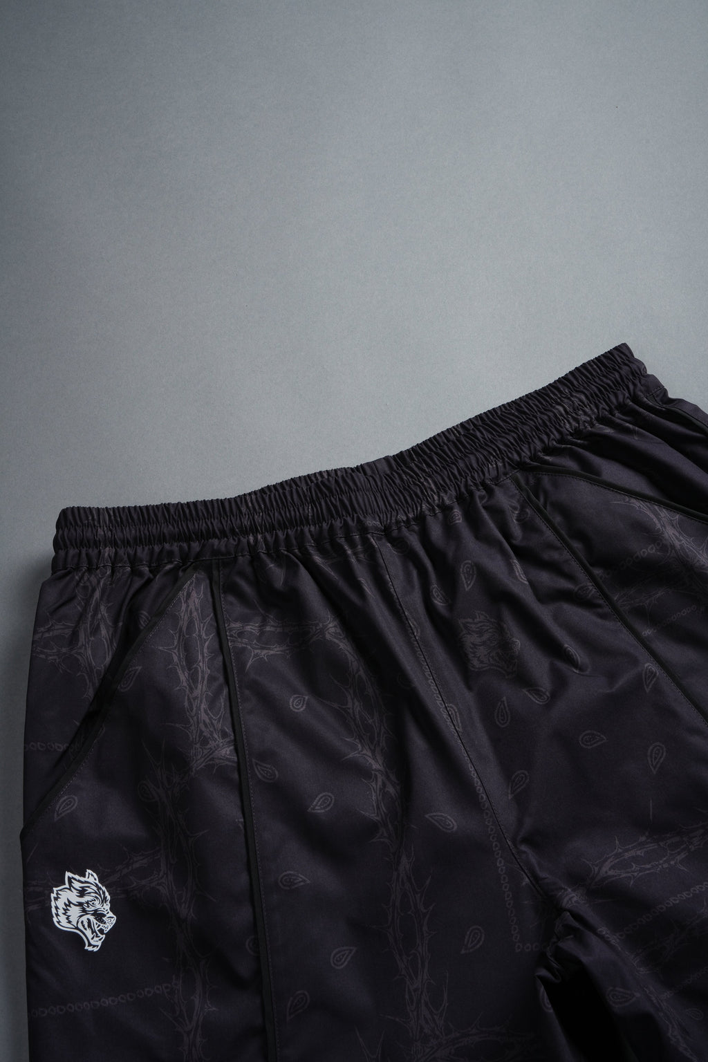 Dual Mens Quinn Track Shorts in Black Thorn Paisley — imagem 6