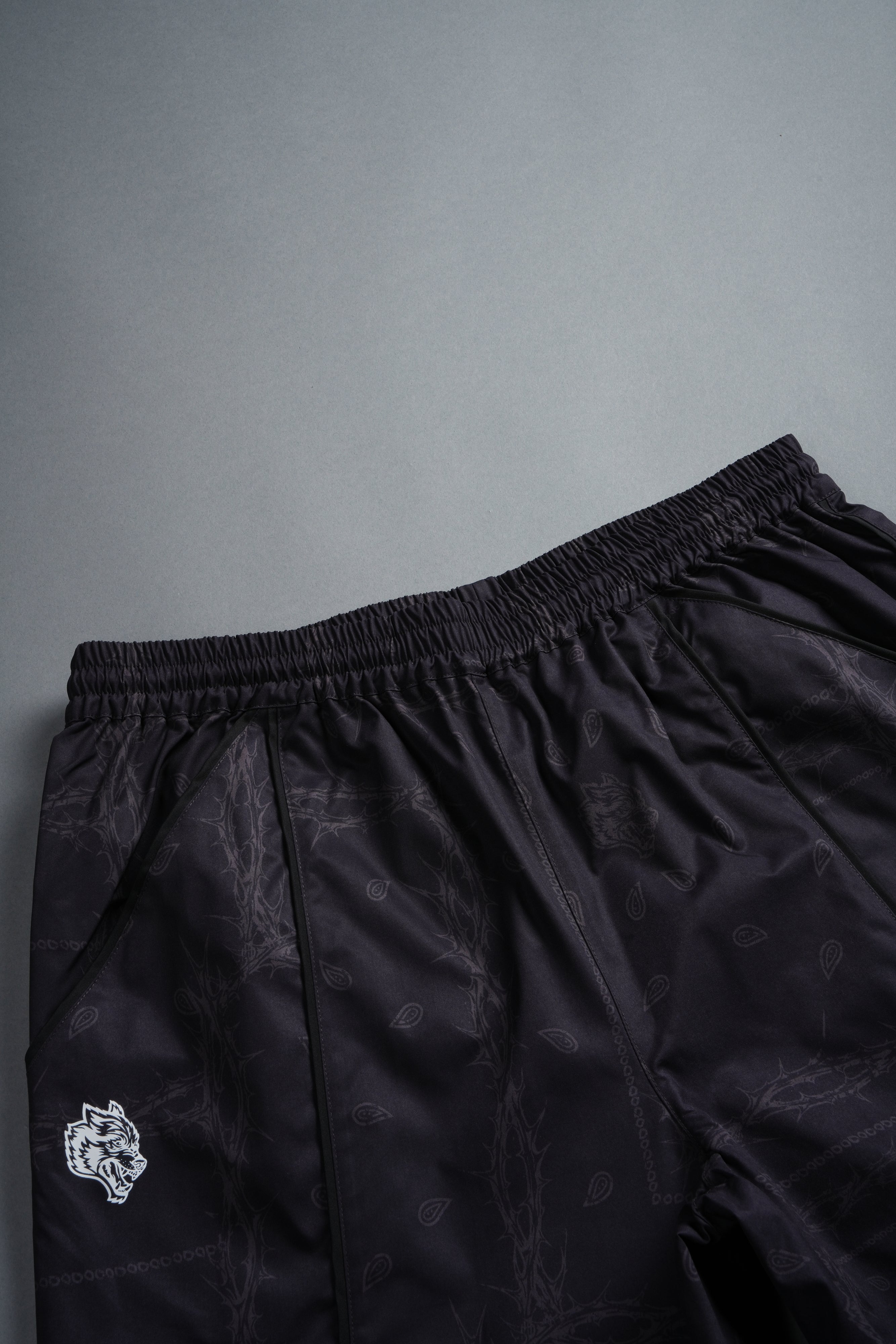 Dual Mens Quinn Track Shorts in Black Thorn Paisley — imagem 6
