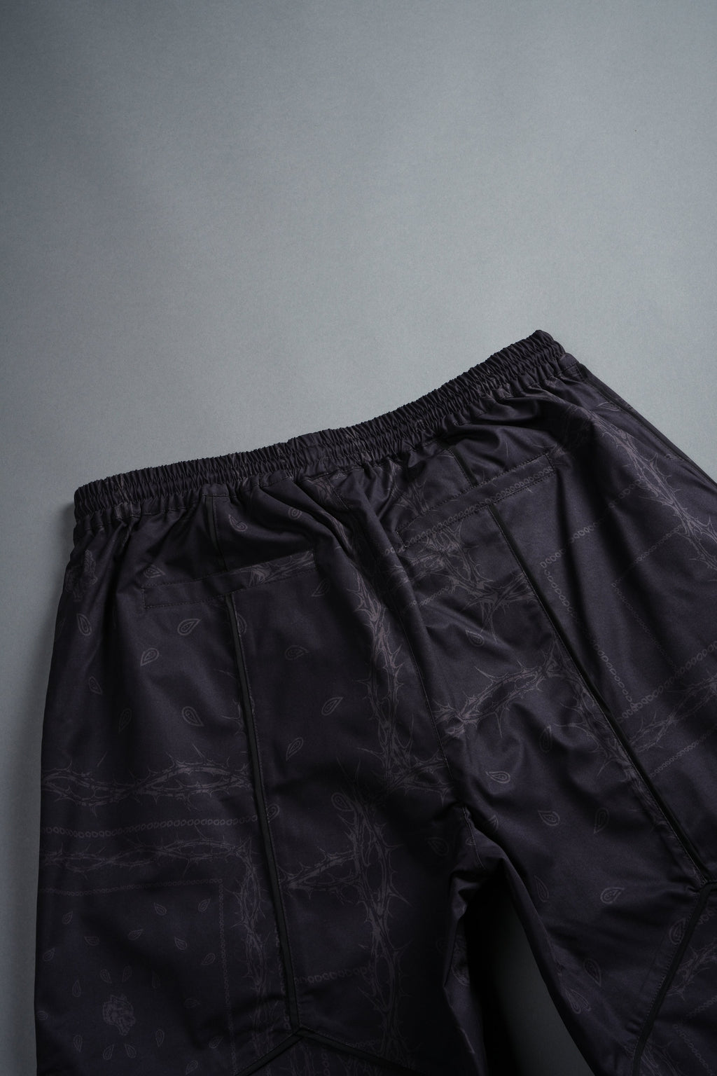 Dual Mens Quinn Track Shorts in Black Thorn Paisley — imagem 9