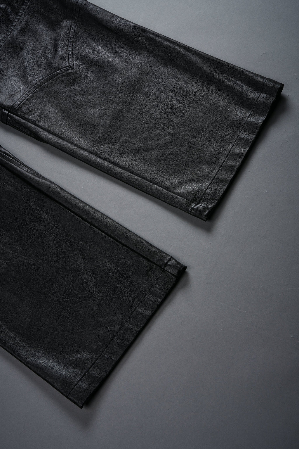 Wolves Chopper McKagan Faux Leather Pants in Black — imagem 9