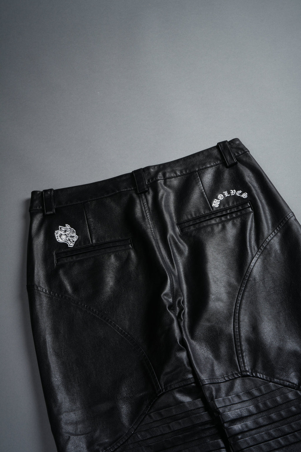 Wolves Chopper McKagan Faux Leather Pants in Black — imagem 10