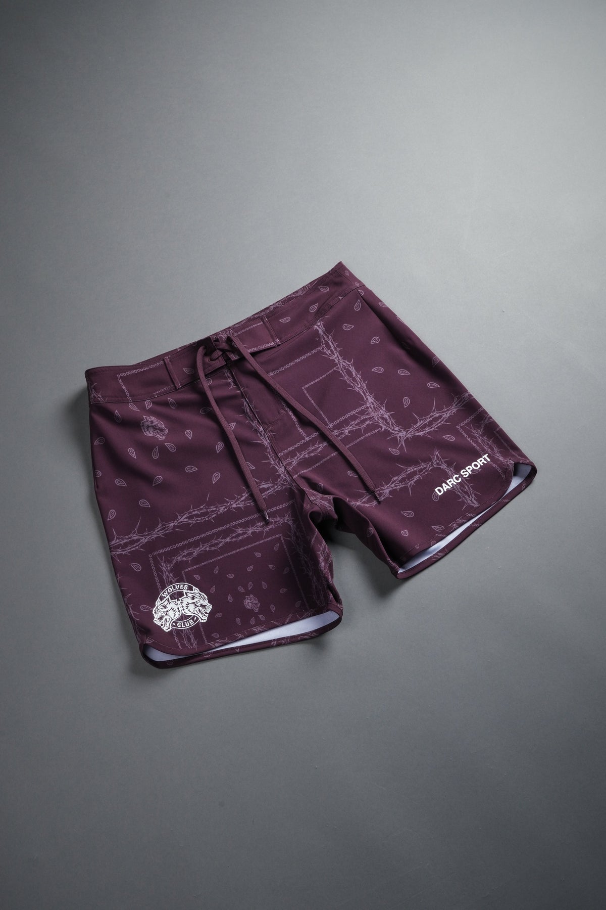 Darc Sport Wolves Club 5.5 No Weapon Stage Shorts in Cherry Wine Thorn Paisley - imagem 3