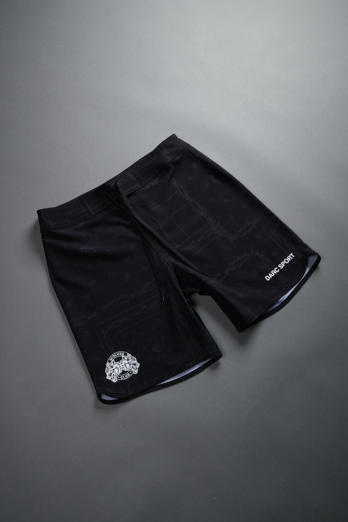 Darc Sport Wolves Club 7.5 No Weapon Stage Shorts in Black Thorn Paisley - imagem 3