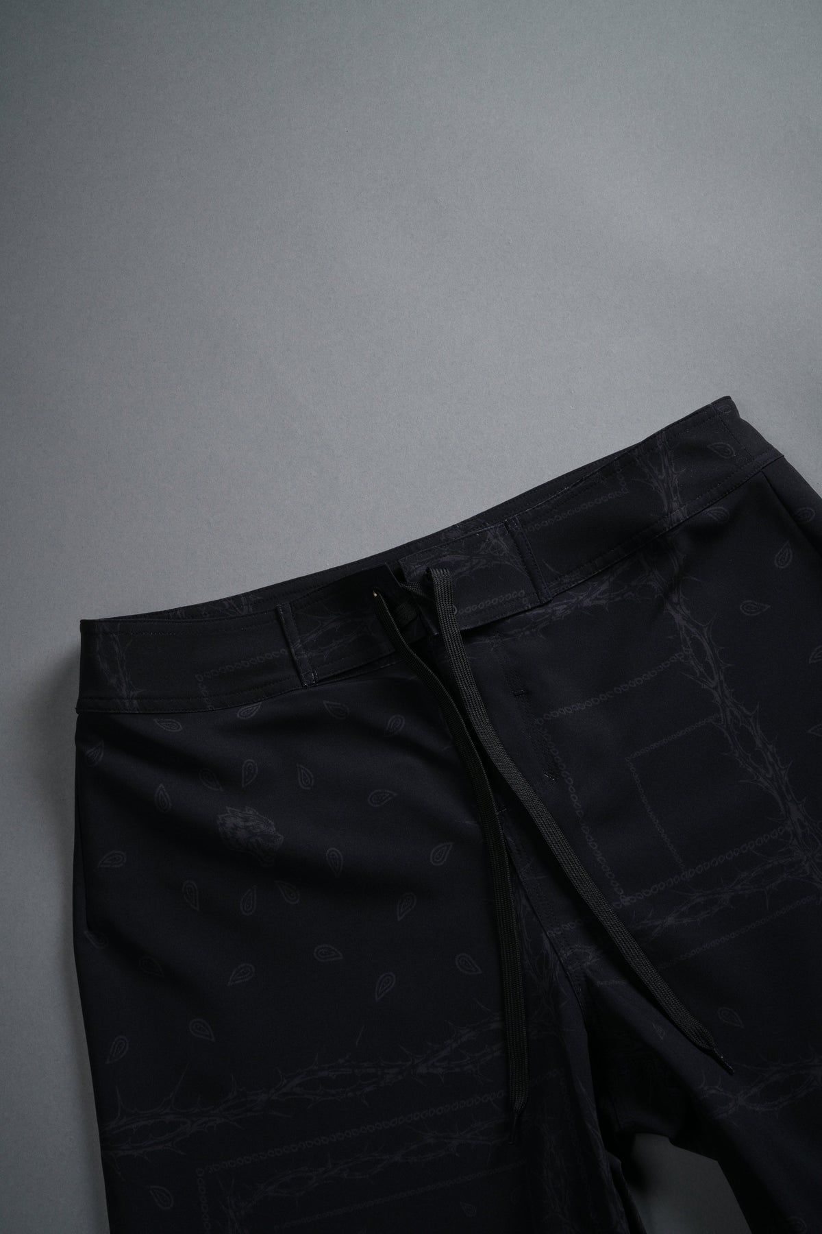 Darc Sport Wolves Club 7.5 No Weapon Stage Shorts in Black Thorn Paisley - imagem 4