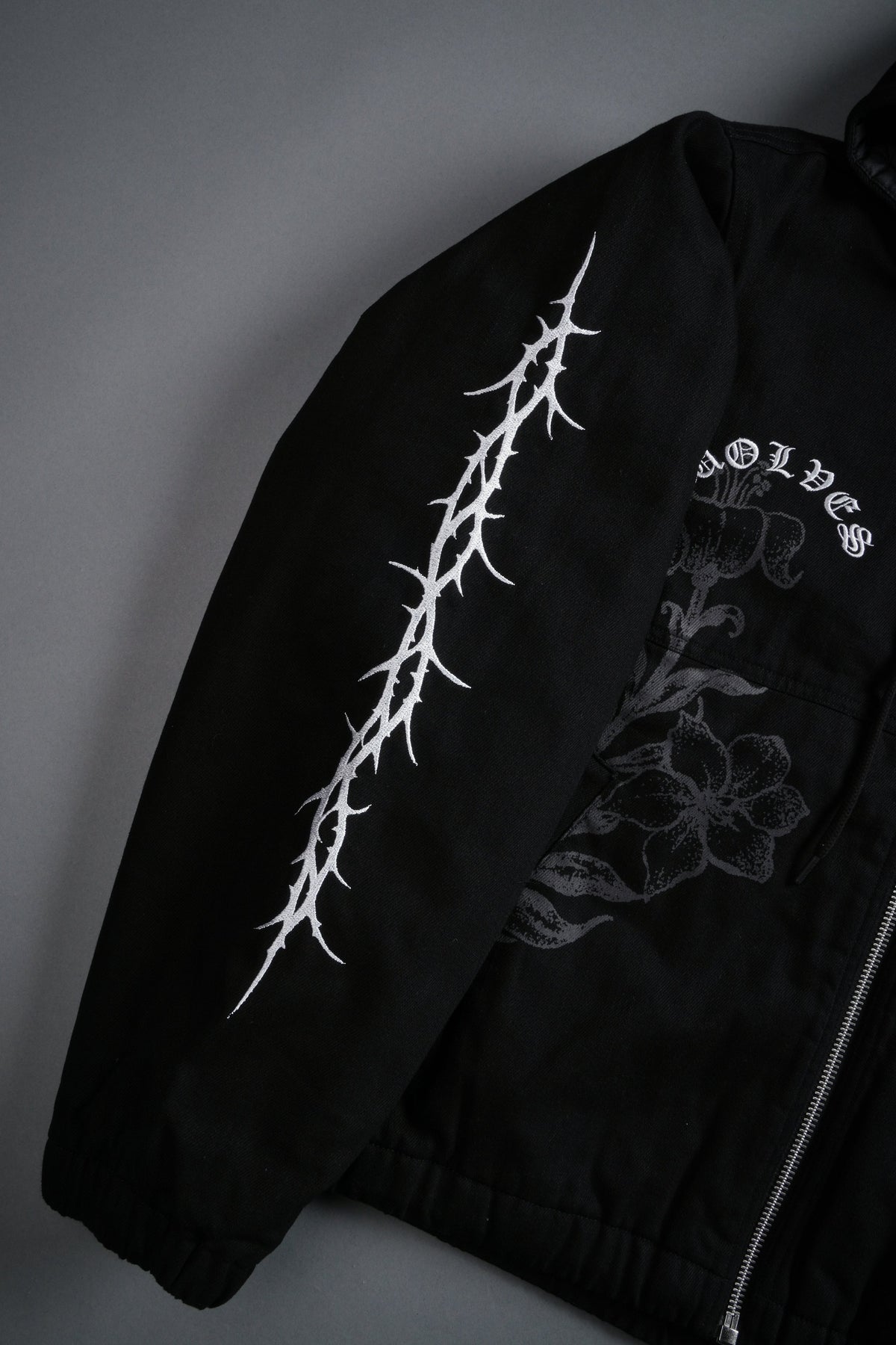 Wolves Pray Calaway Jacket in Distressed Black - imagem 5