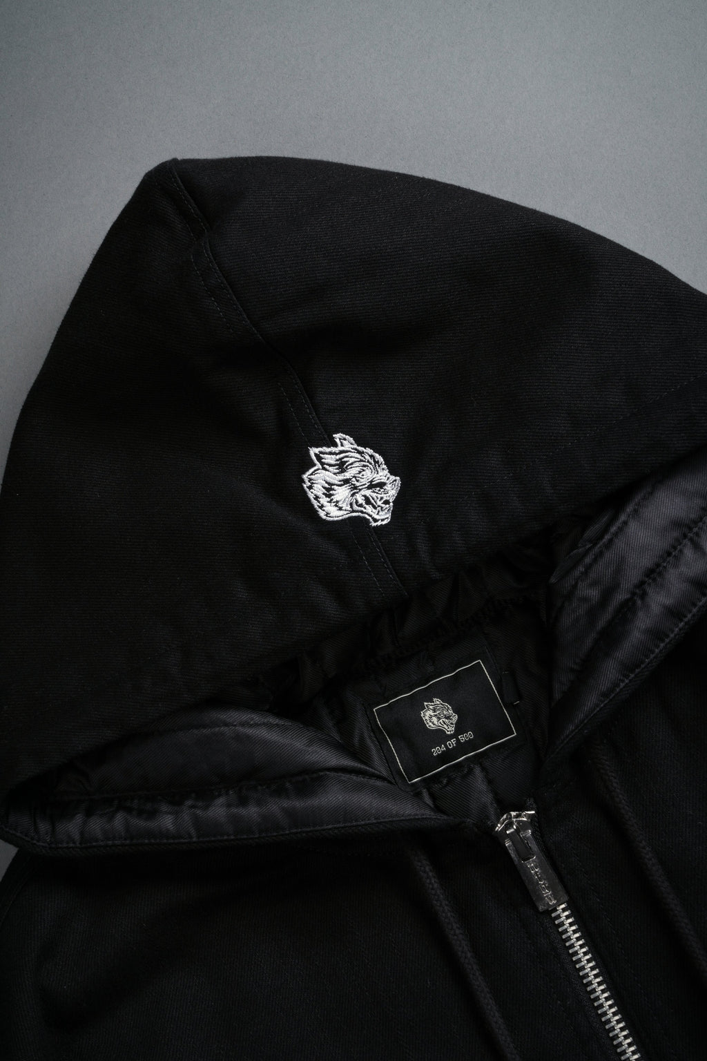 Wolves Pray Calaway Jacket in Distressed Black - imagem 7