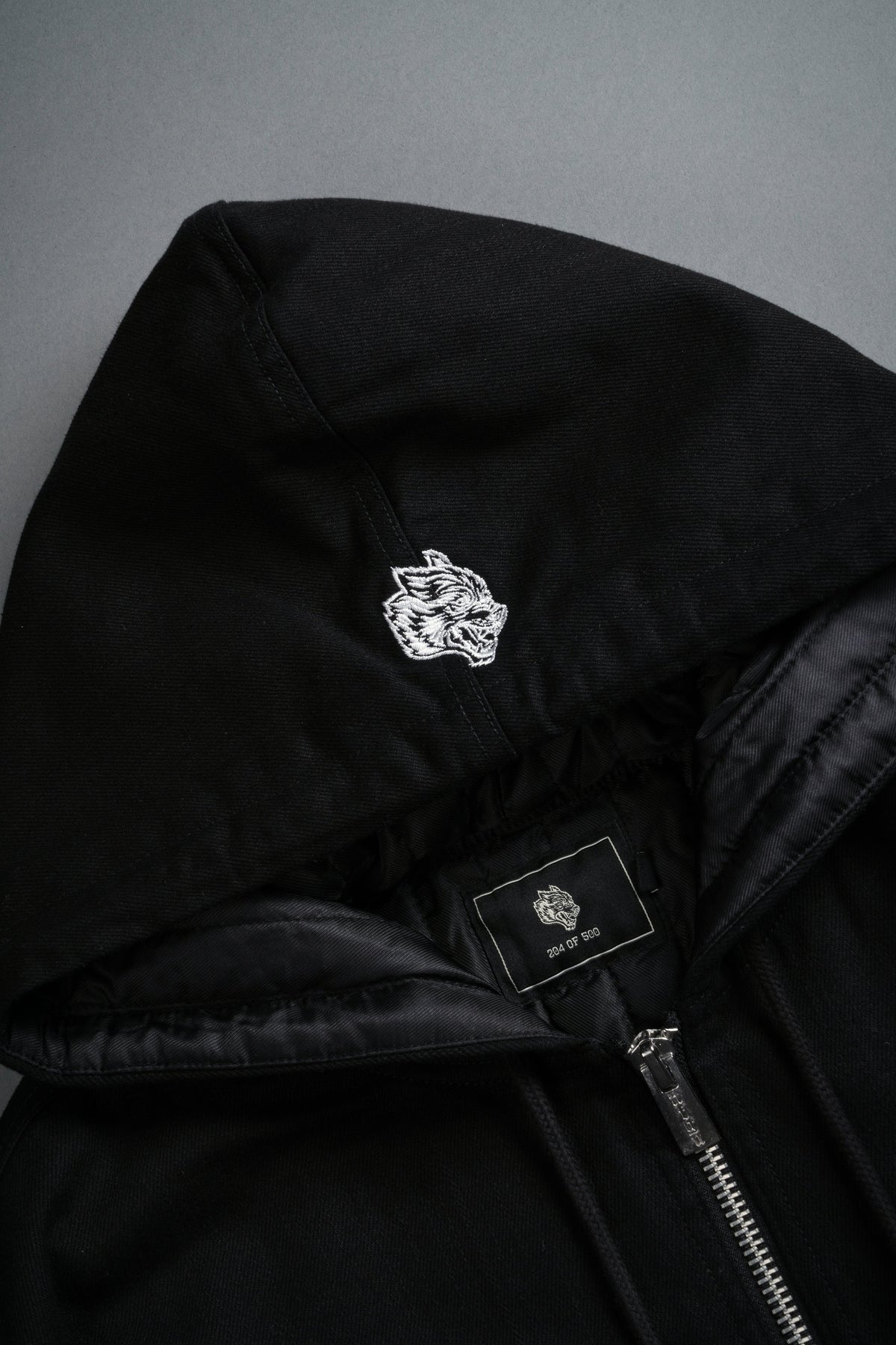 Wolves Pray Calaway Jacket in Distressed Black - imagem 7