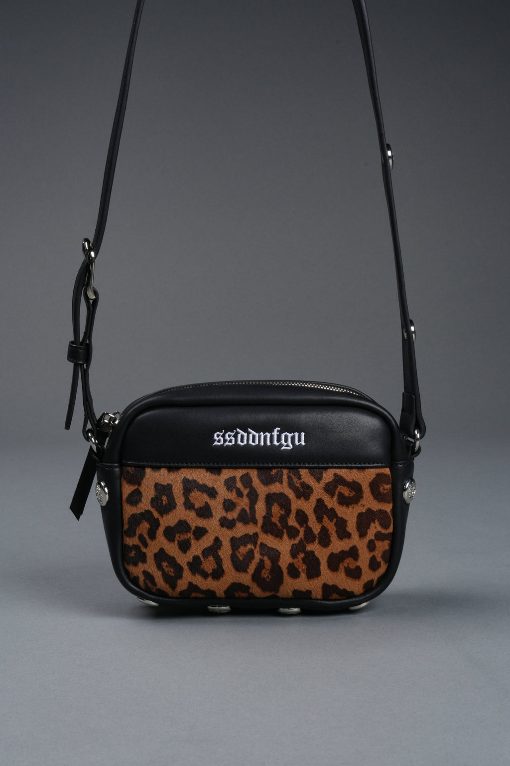 Wolf Head Rodman Leather Side Bag in Black — imagem 3