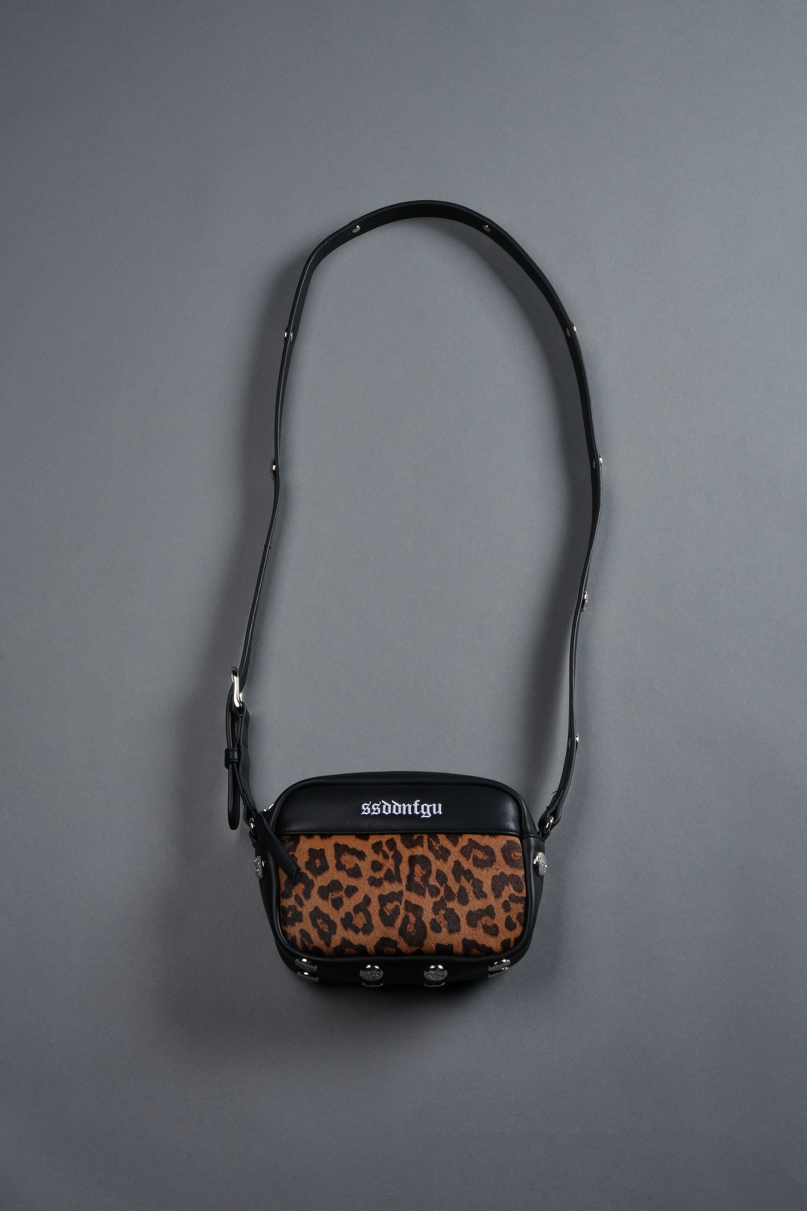 Wolf Head Rodman Leather Side Bag in Black — imagem 5