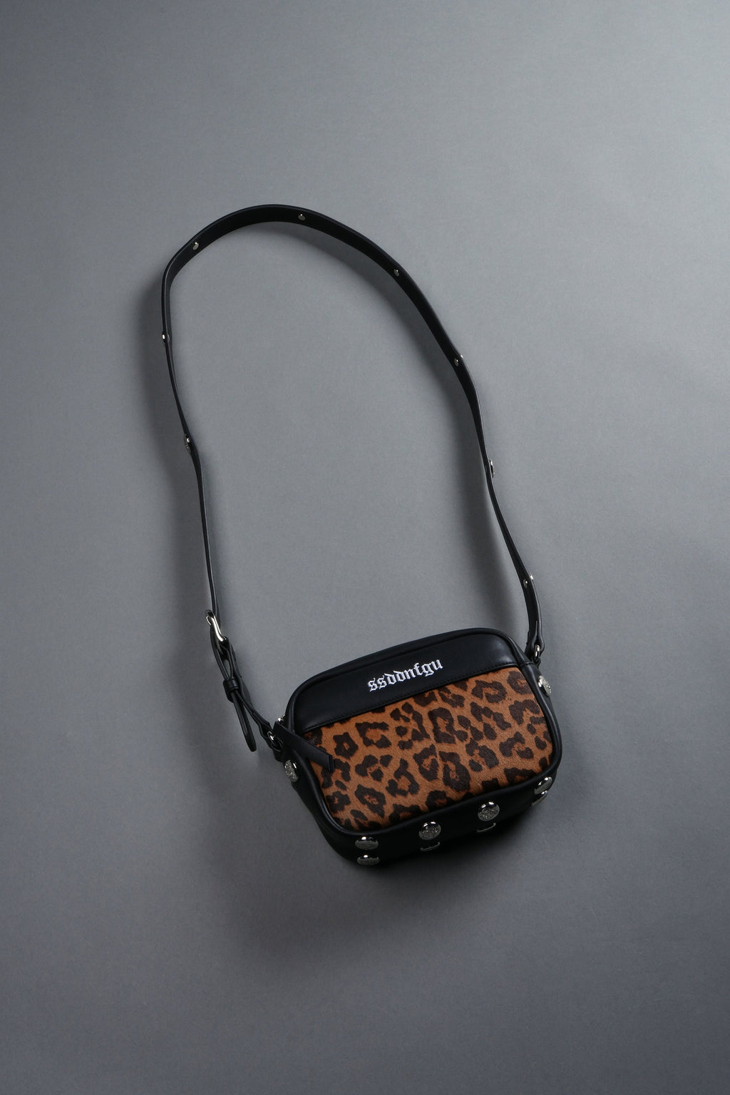 Wolf Head Rodman Leather Side Bag in Black — imagem 6