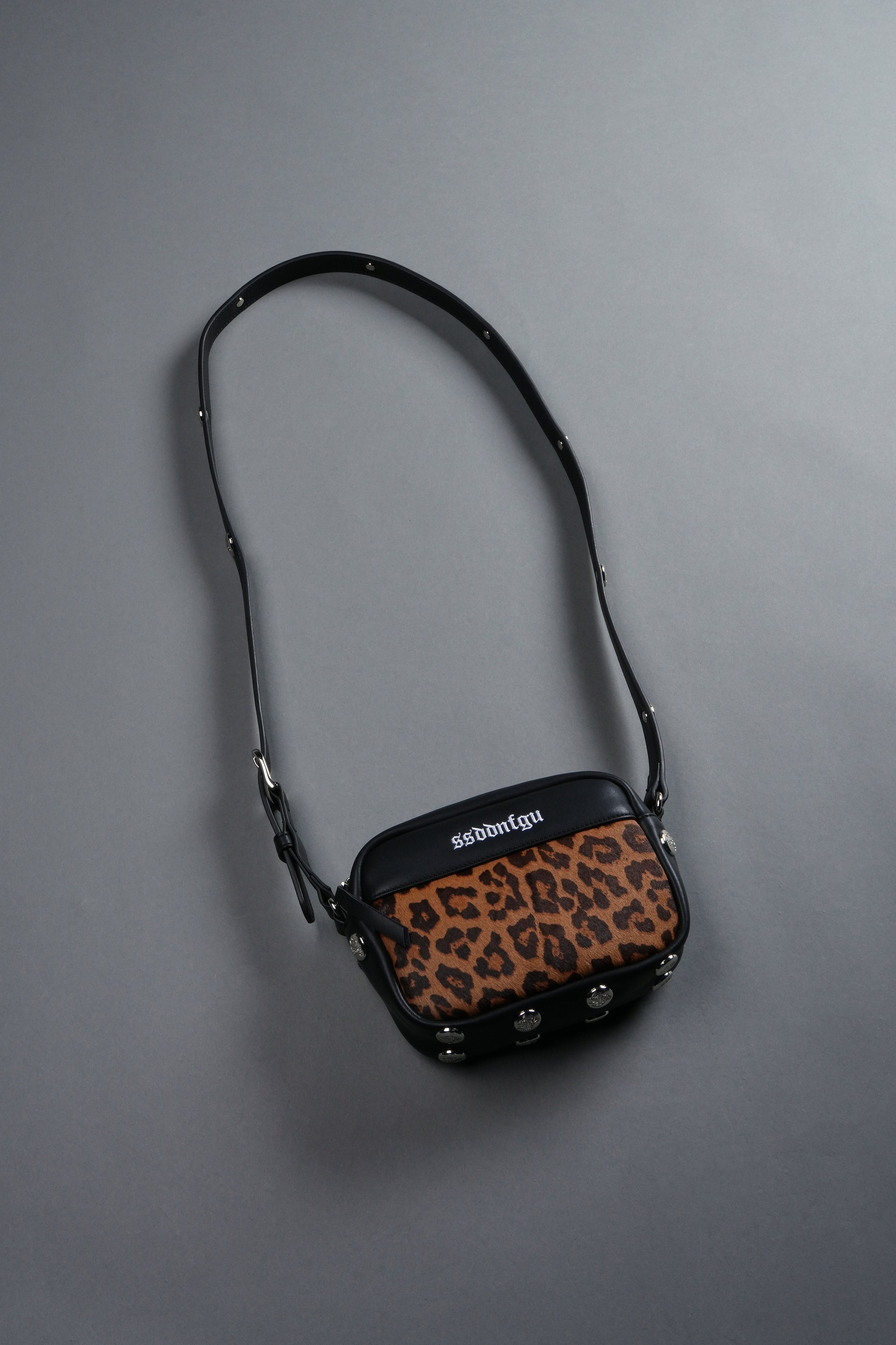 Wolf Head Rodman Leather Side Bag in Black — imagem 6