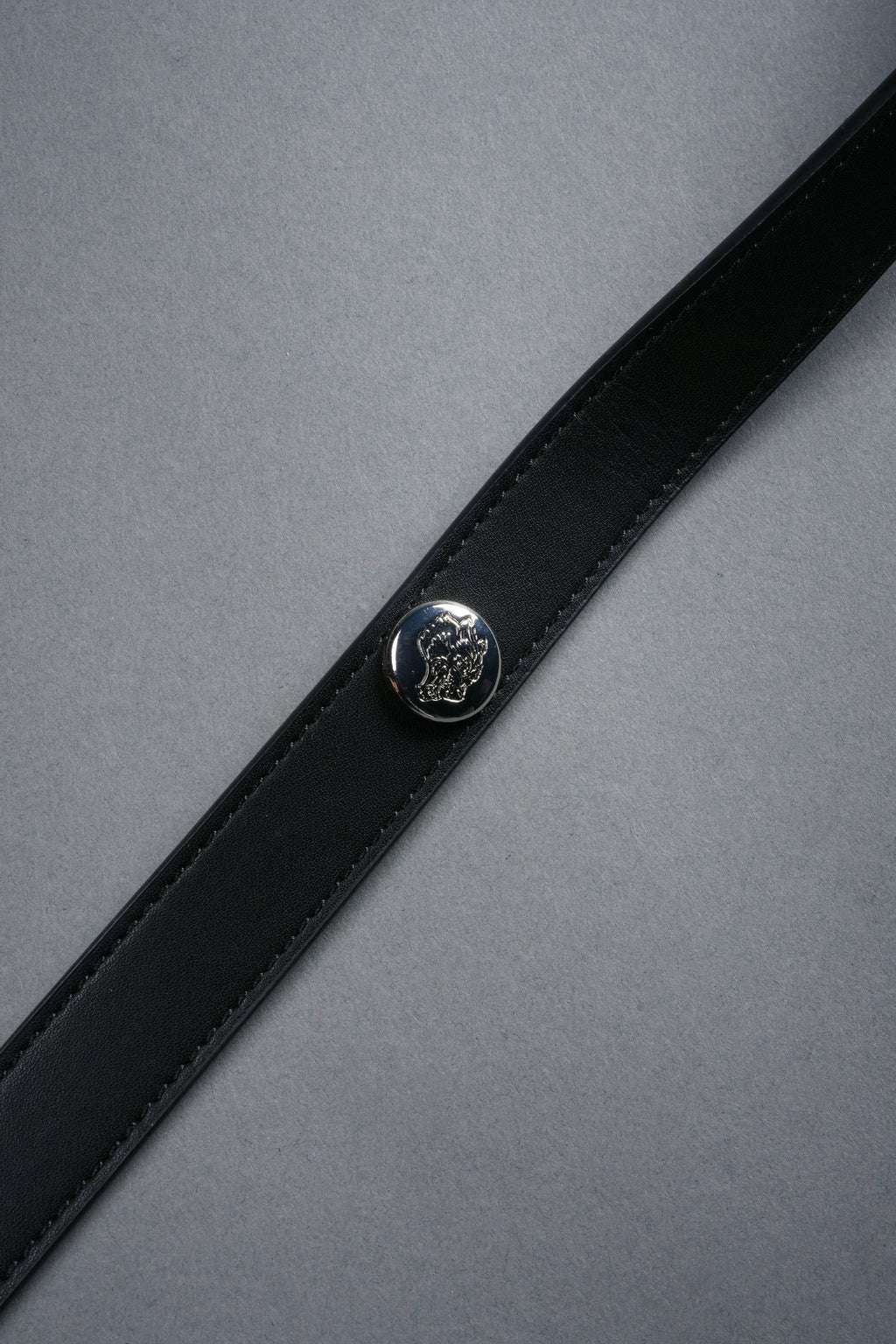 Wolf Head Rodman Leather Side Bag in Black — imagem 10