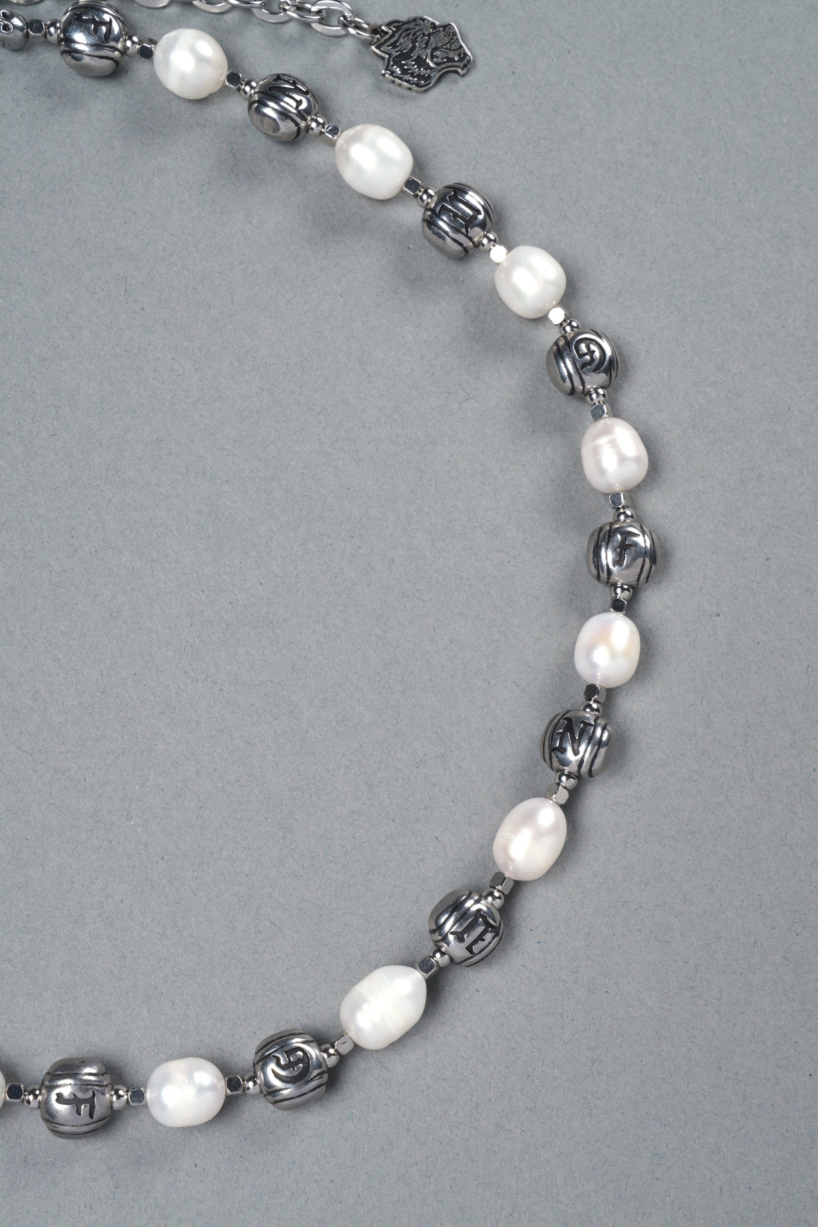 Our Mantra Big Pearl Necklace in Pearl White — imagem 2
