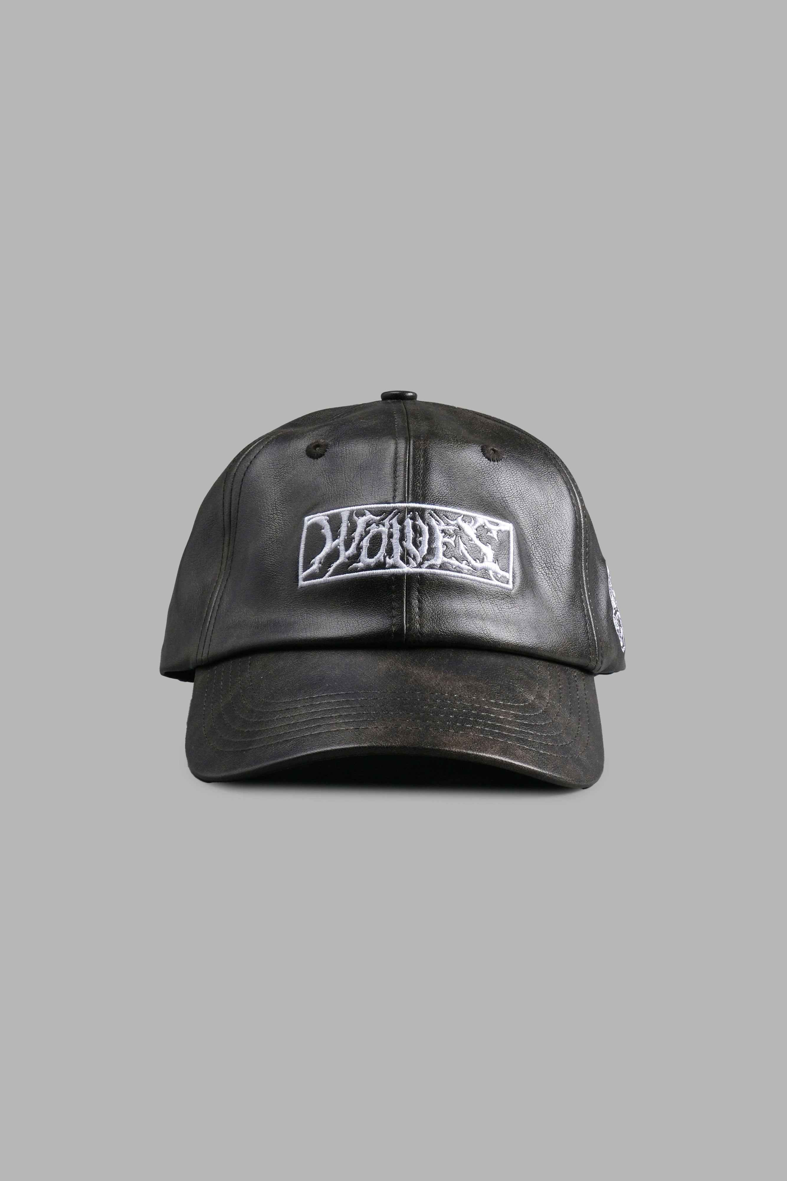 Midnight Wolves Faux Leather Dad Hat in Black — imagem 1