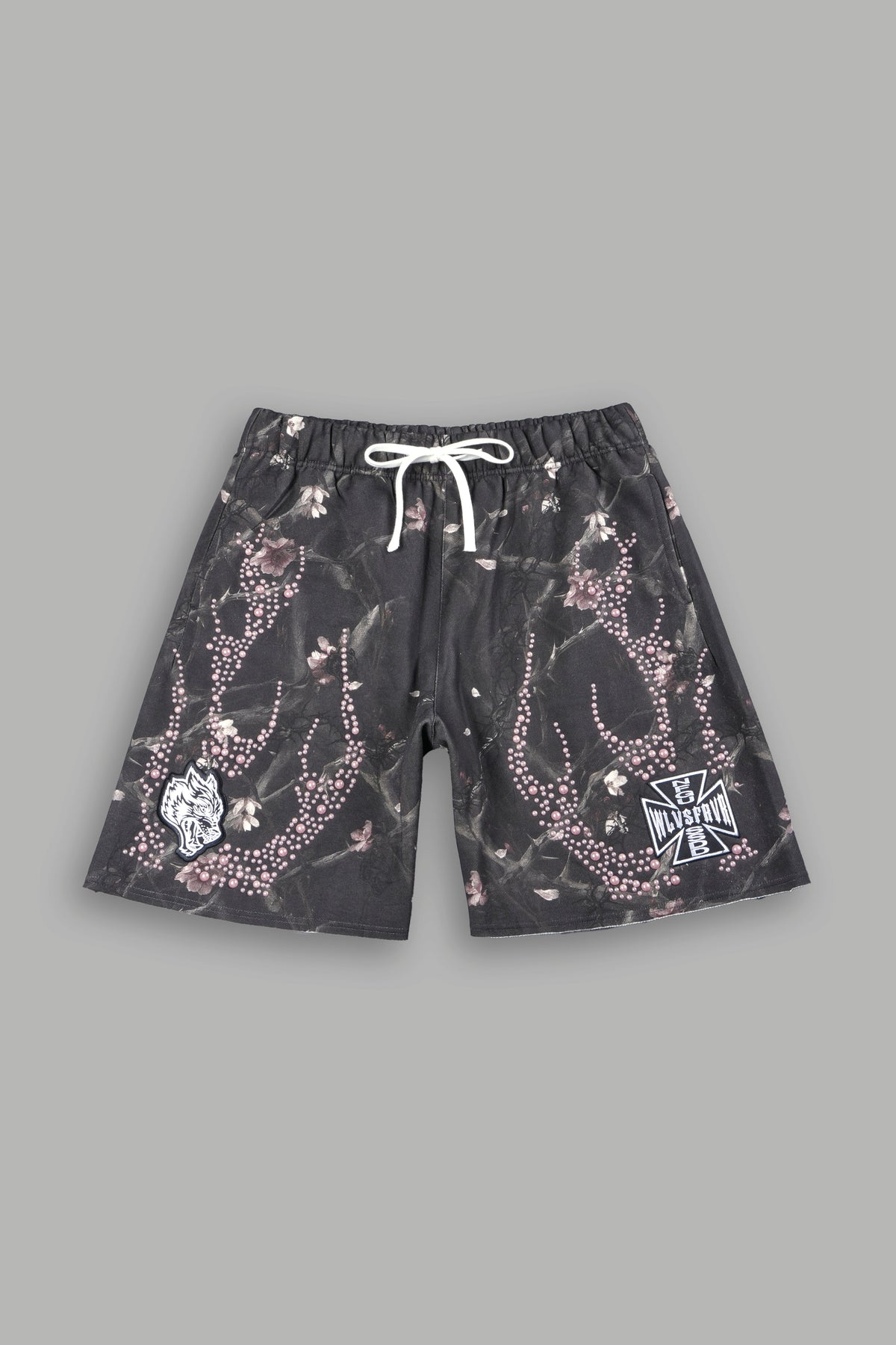 Midnight Bloom Raw Hem Oversized Post Lounge Sweat Shorts In All Of Us Camo - imagem 1