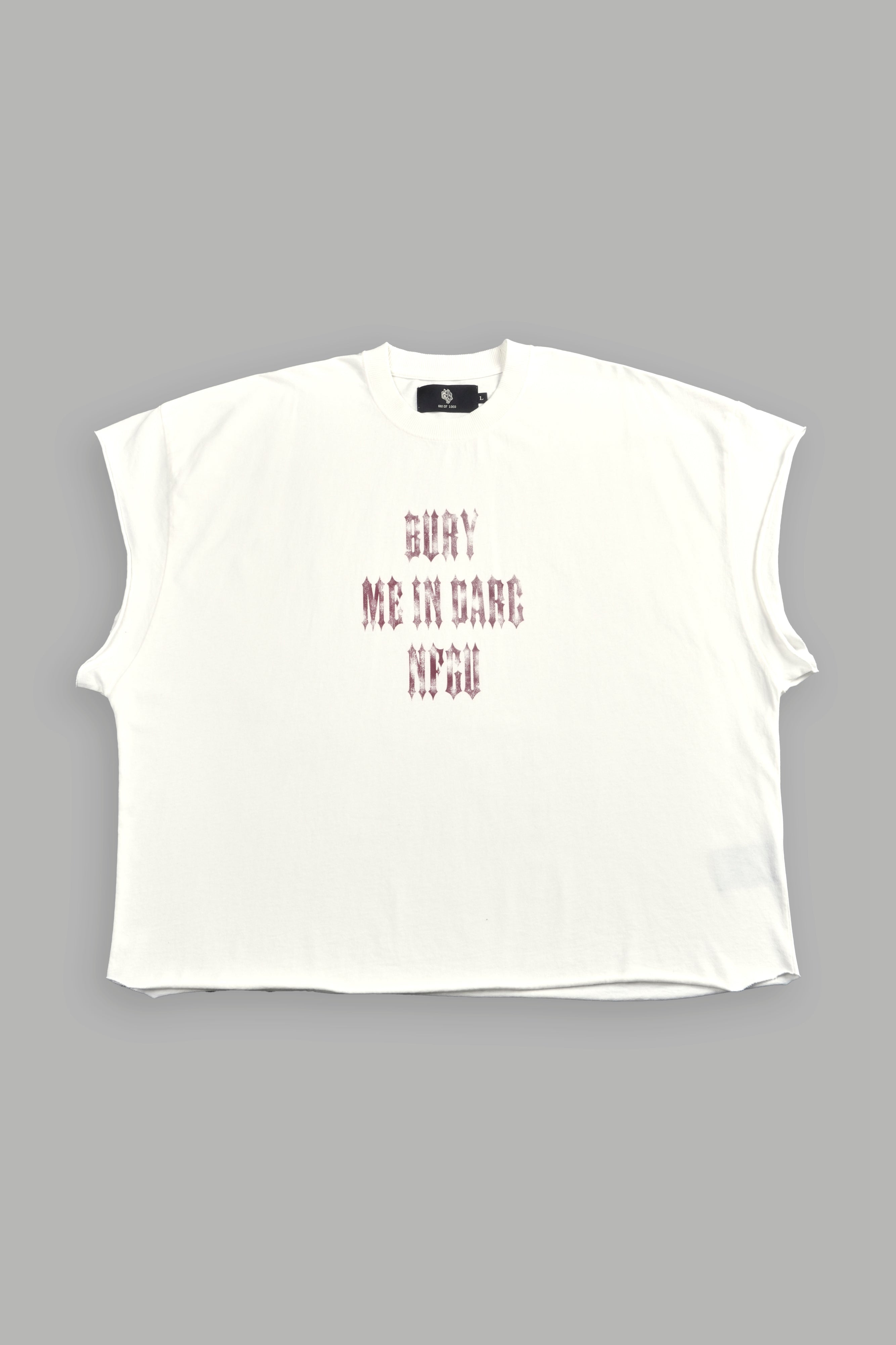 Bury Me in Darc Forever Grunge Cut-Off Tee in Cream — imagem 3