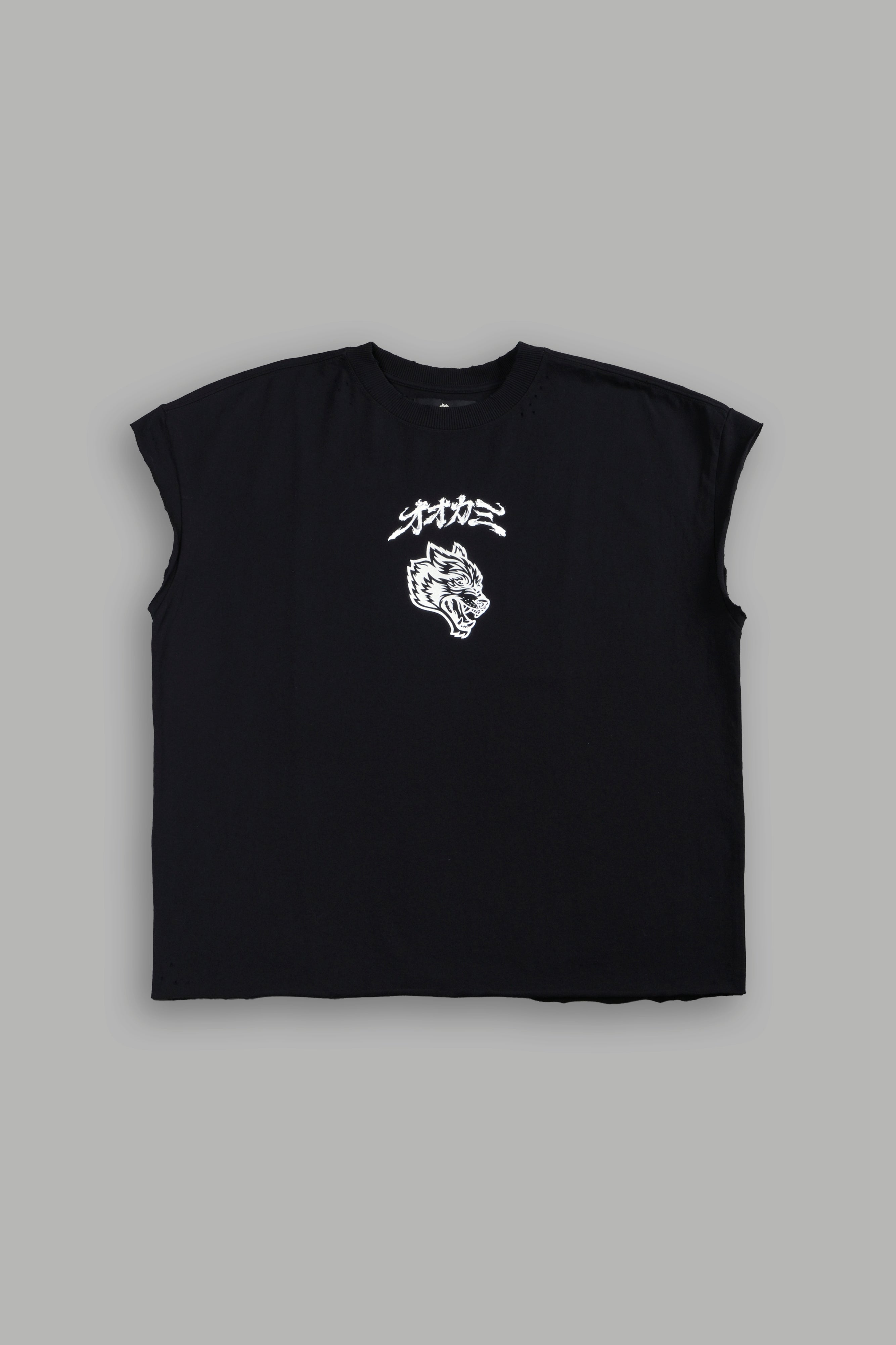 Our Code Distressed Grunge Cut Off Mid Length Raw Hem Tee in Black — imagem 3