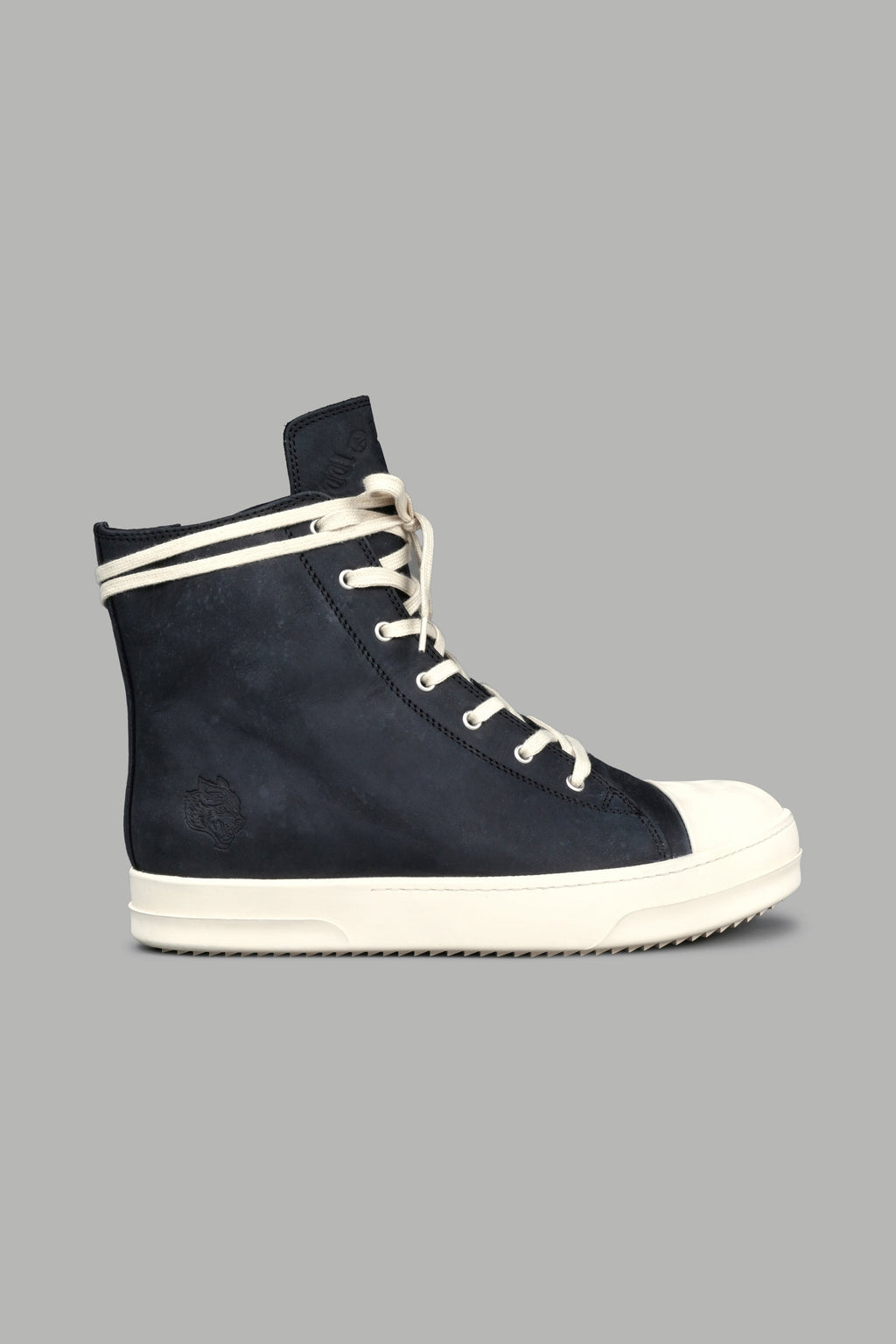 Venice High Top Shoe in Black/Cream - imagem 3