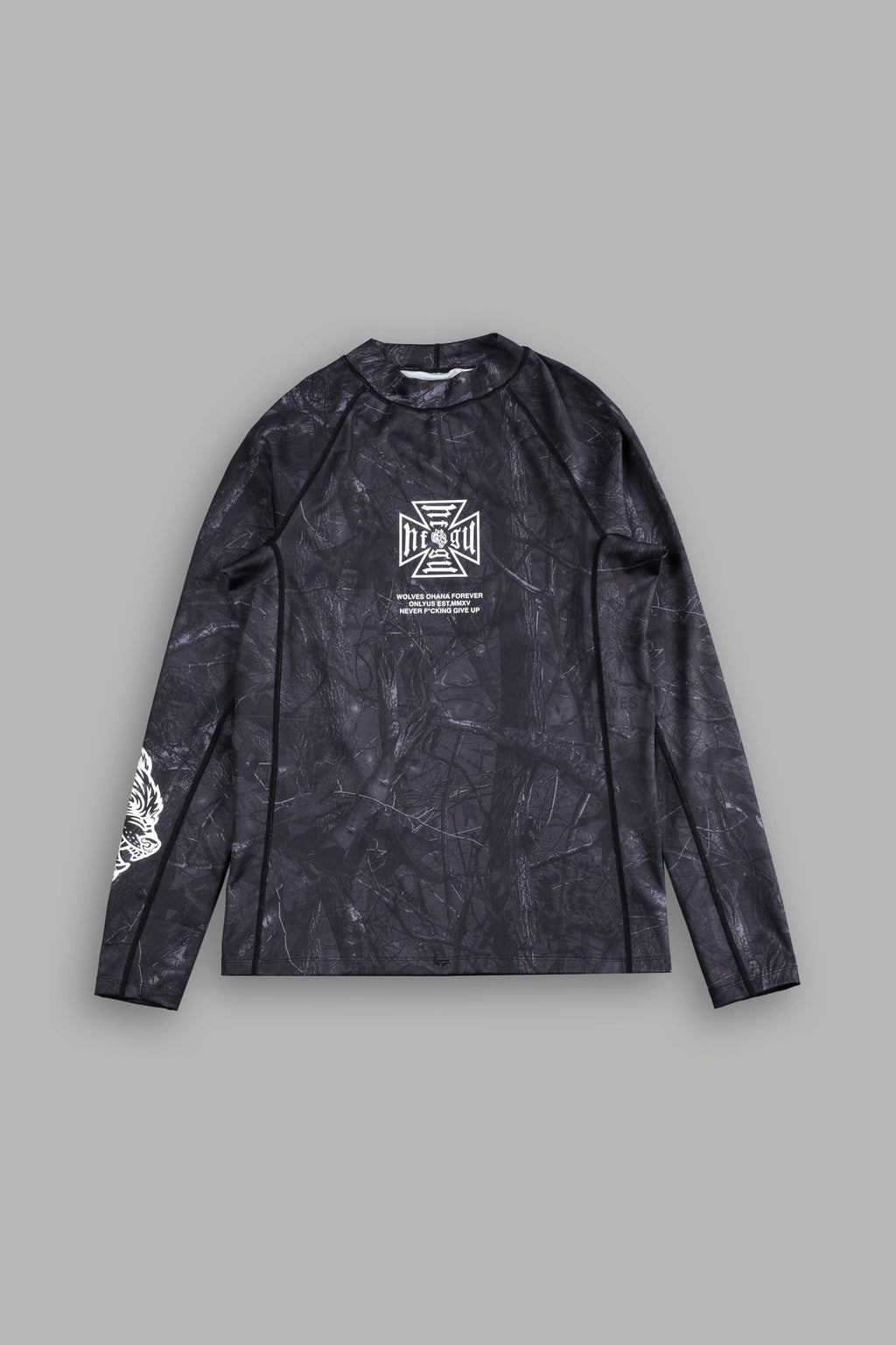 Core Rash Guard in Darc Driftwood Forest Camo — imagem 3
