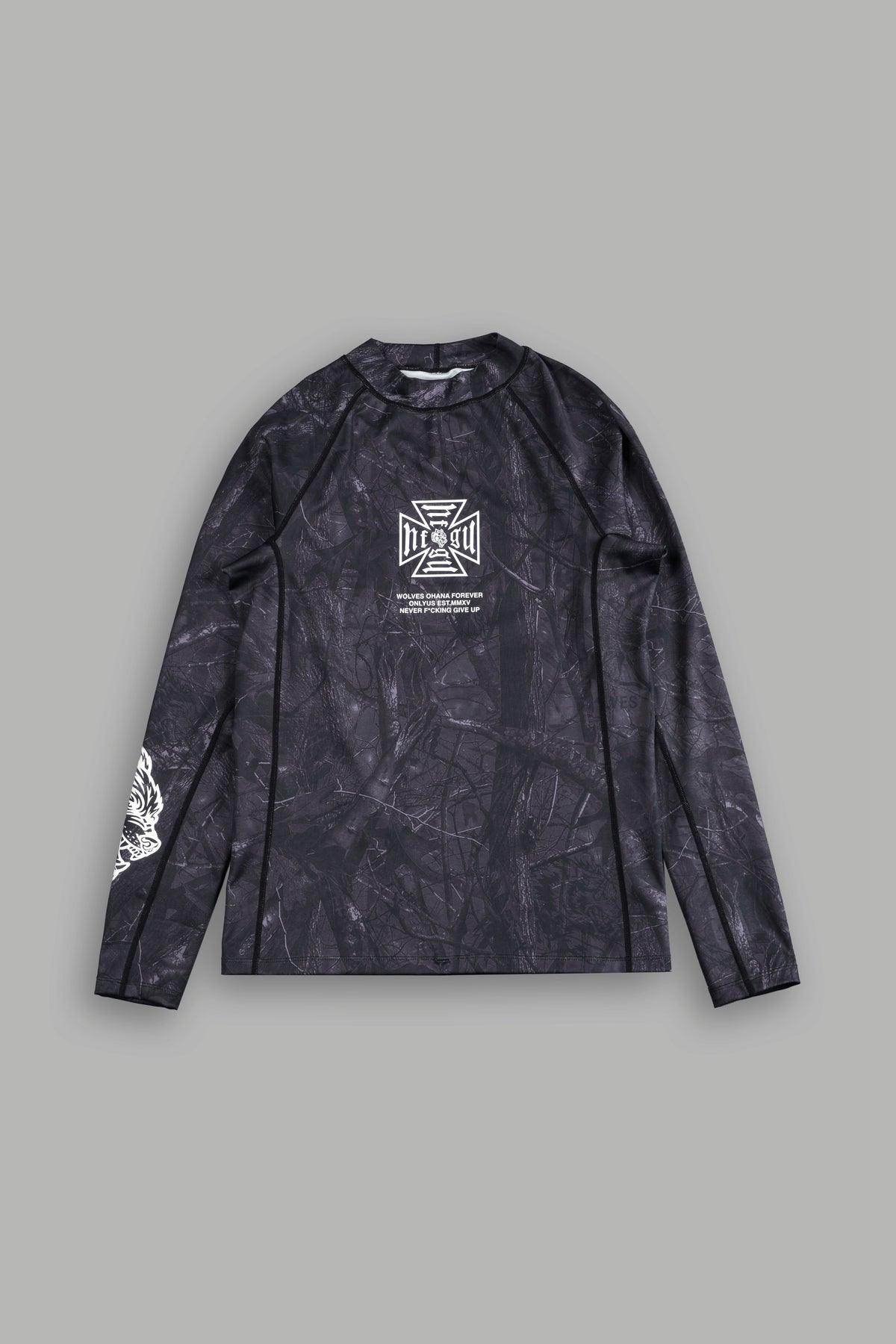 Core Rash Guard in Darc Driftwood Forest Camo — imagem 3