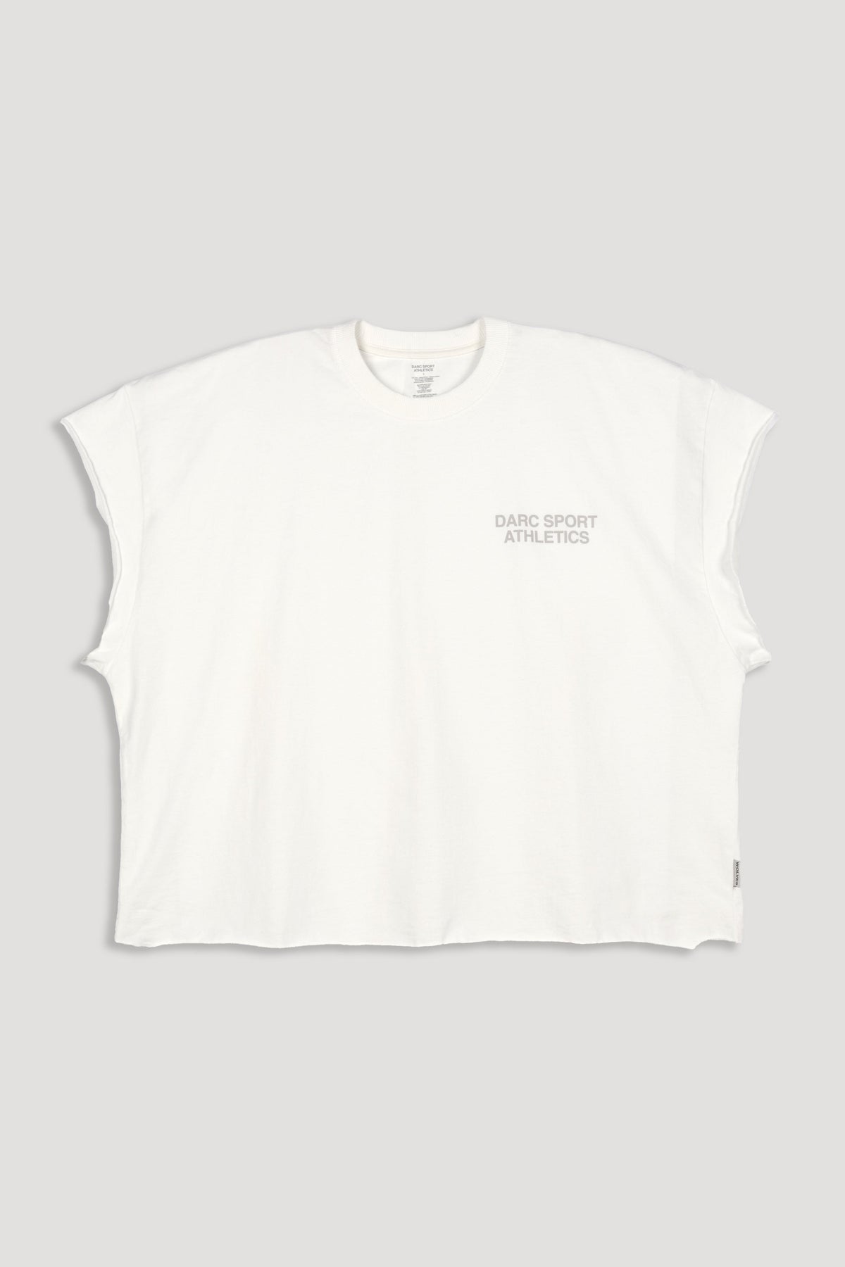 Darc Sport Athletics Grunge Cut-Off Tee in Cream — imagem 3