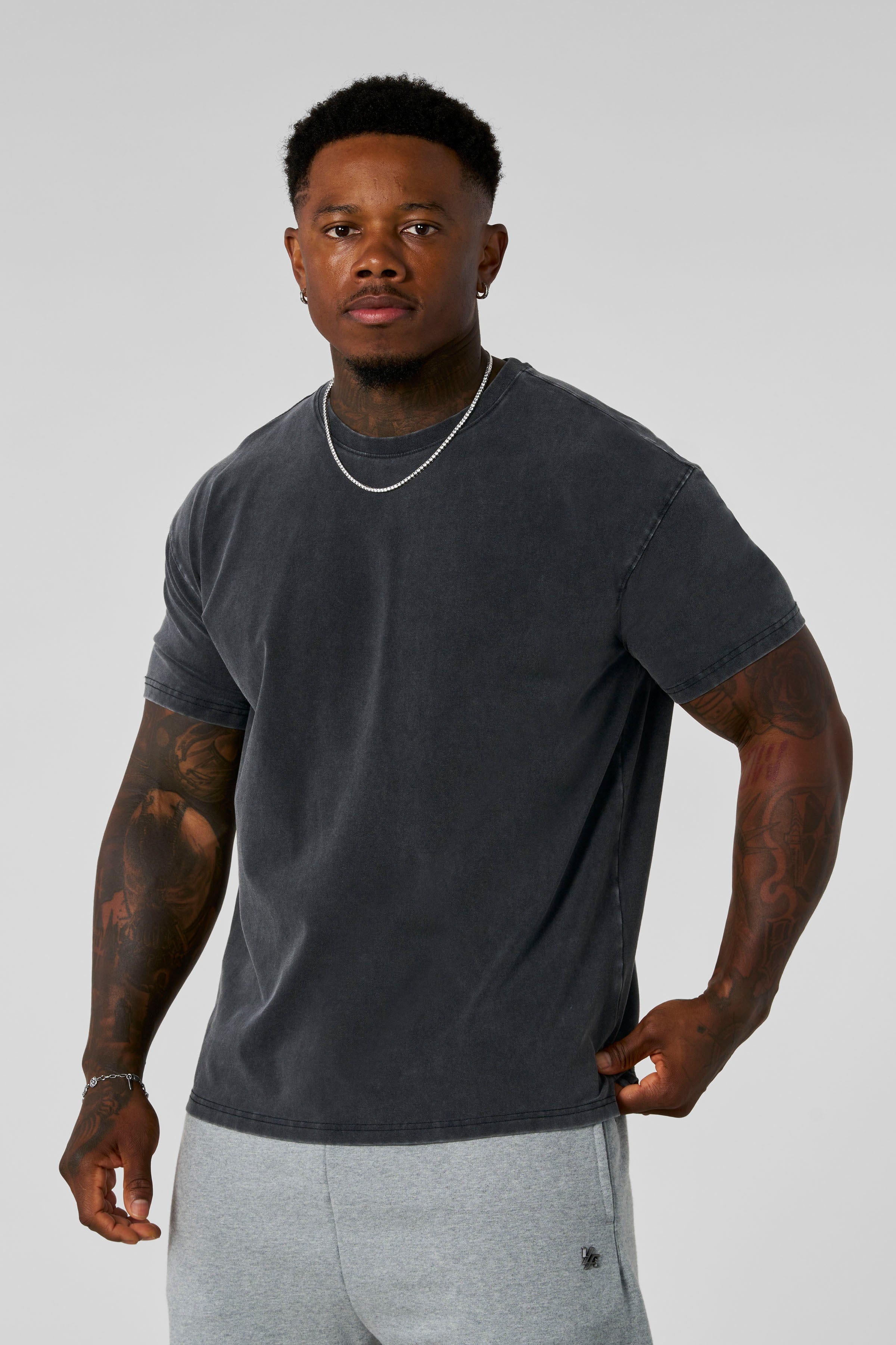 4148 - Elevated Essentials - Fitted Tee — imagem 1
