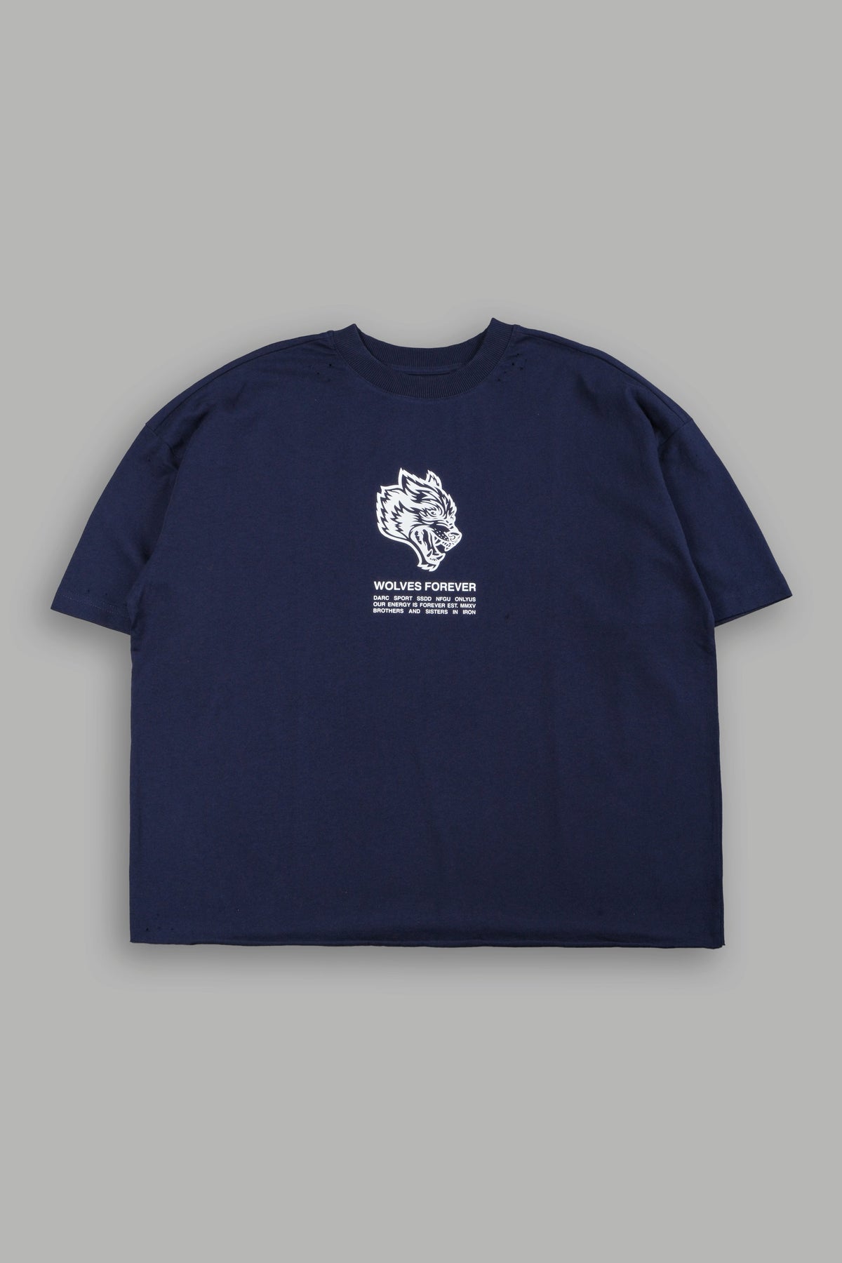 Wolves Have Your Back Distressed Grunge Mid Length Raw Hem Tee In Navy - imagem 3