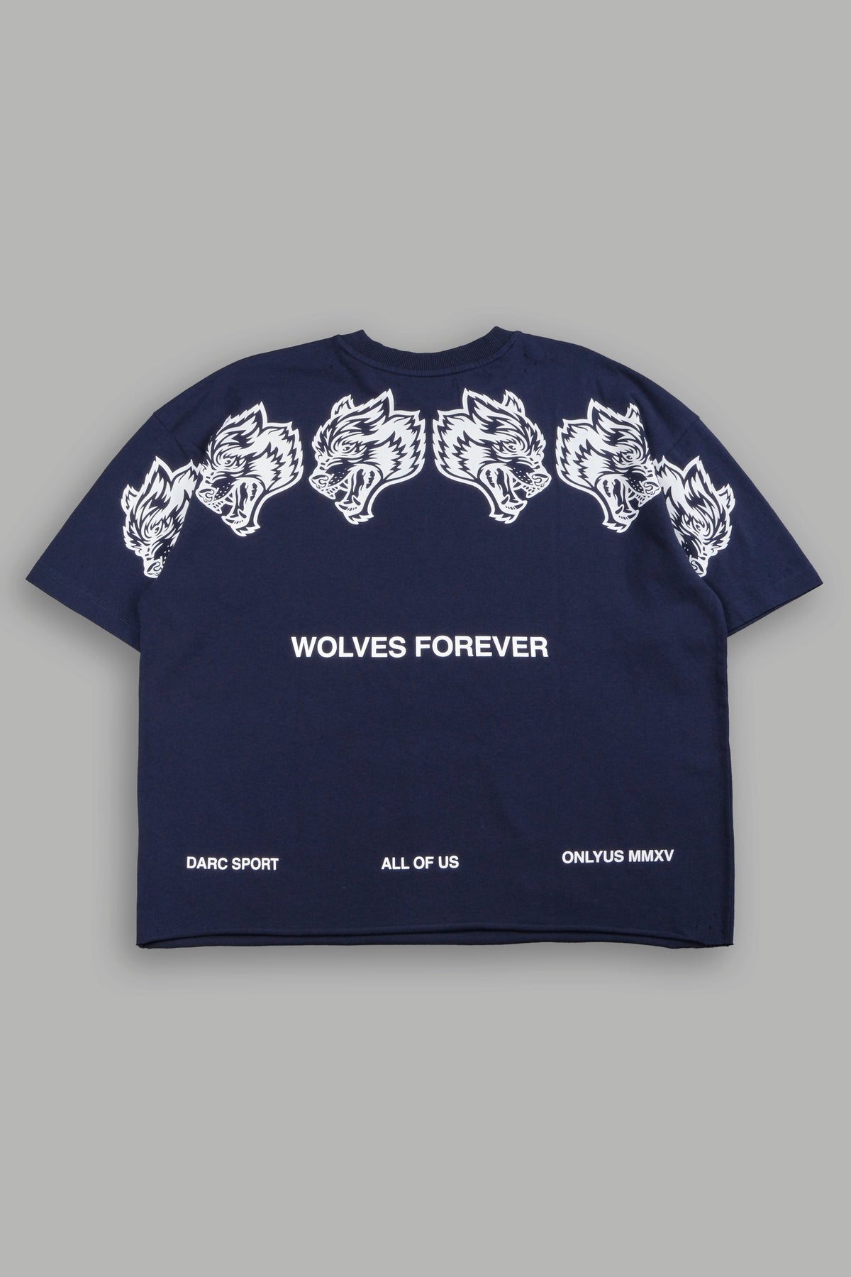 Wolves Have Your Back Distressed Grunge Mid Length Raw Hem Tee In Navy - imagem 1