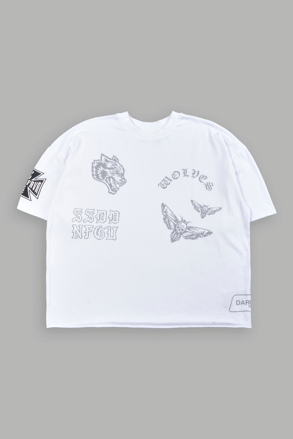 Flash Core Grunge Mid Length Raw Hem Tee In White - imagem 1