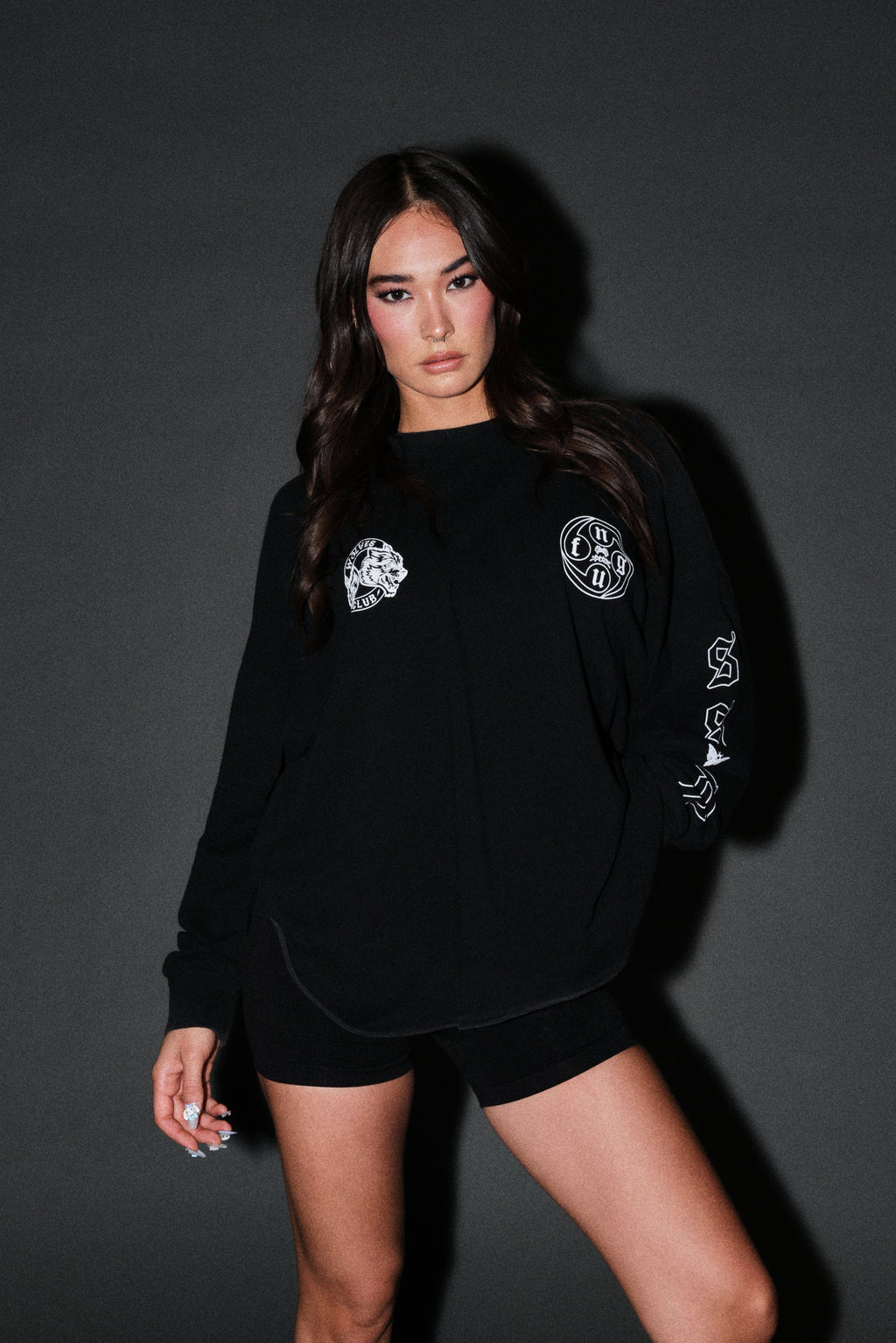 Kazoku Okami Premium Box Cut Ls Tee in Black — imagem 9